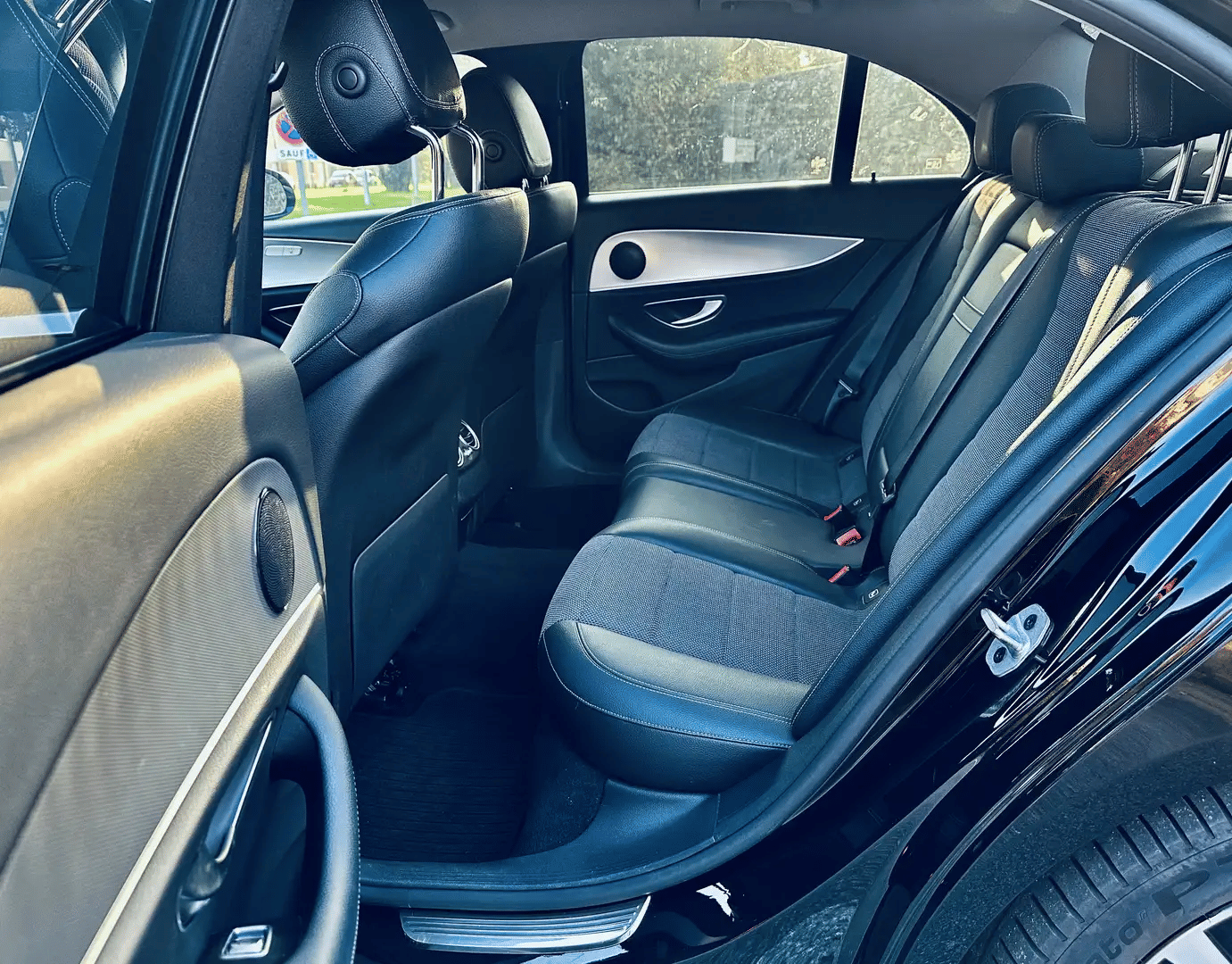 Mercedes-Benz Classe E E 300 avec Apple CarPlay