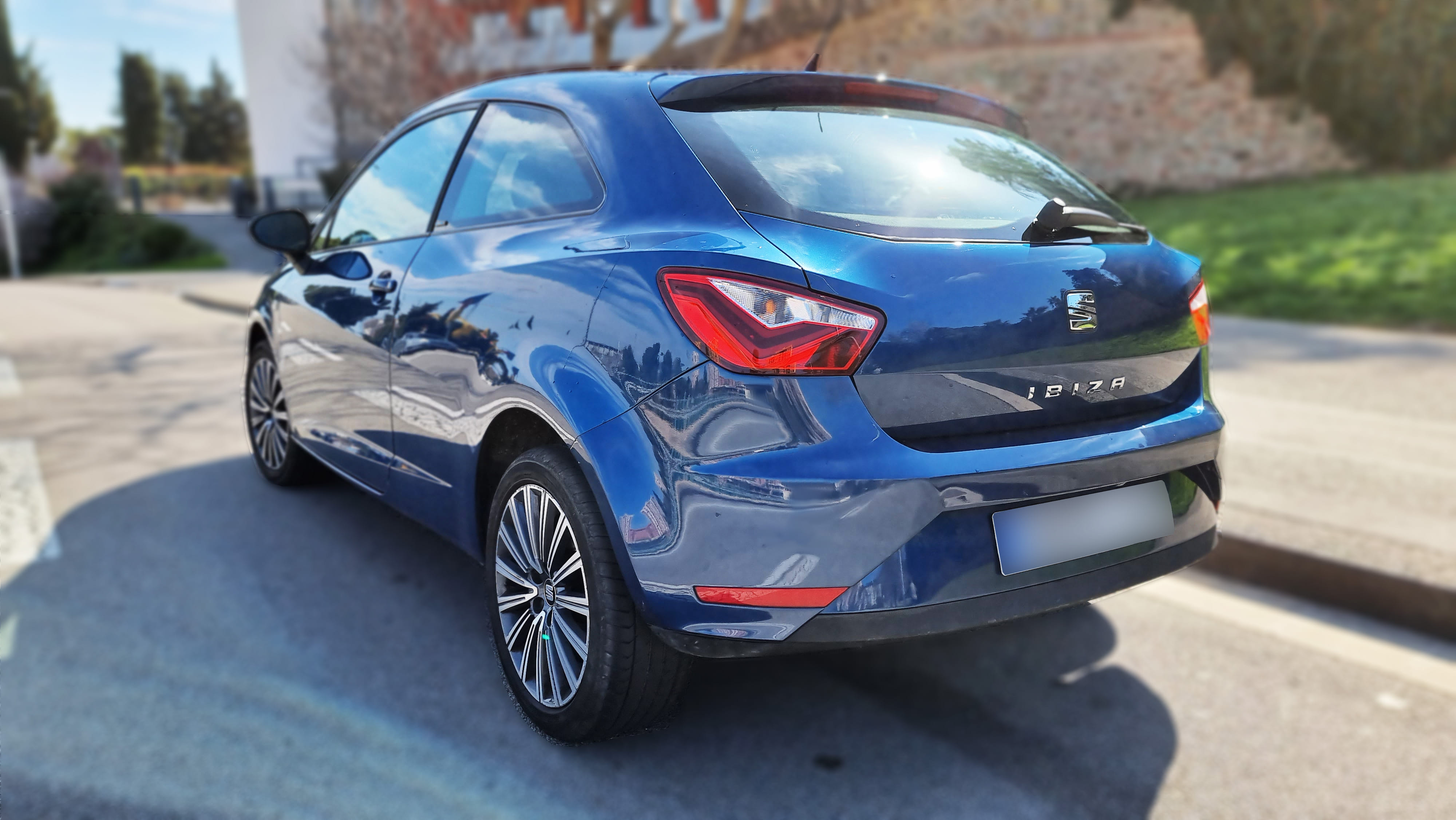 Seat Ibiza Connect Blue con Dashcam