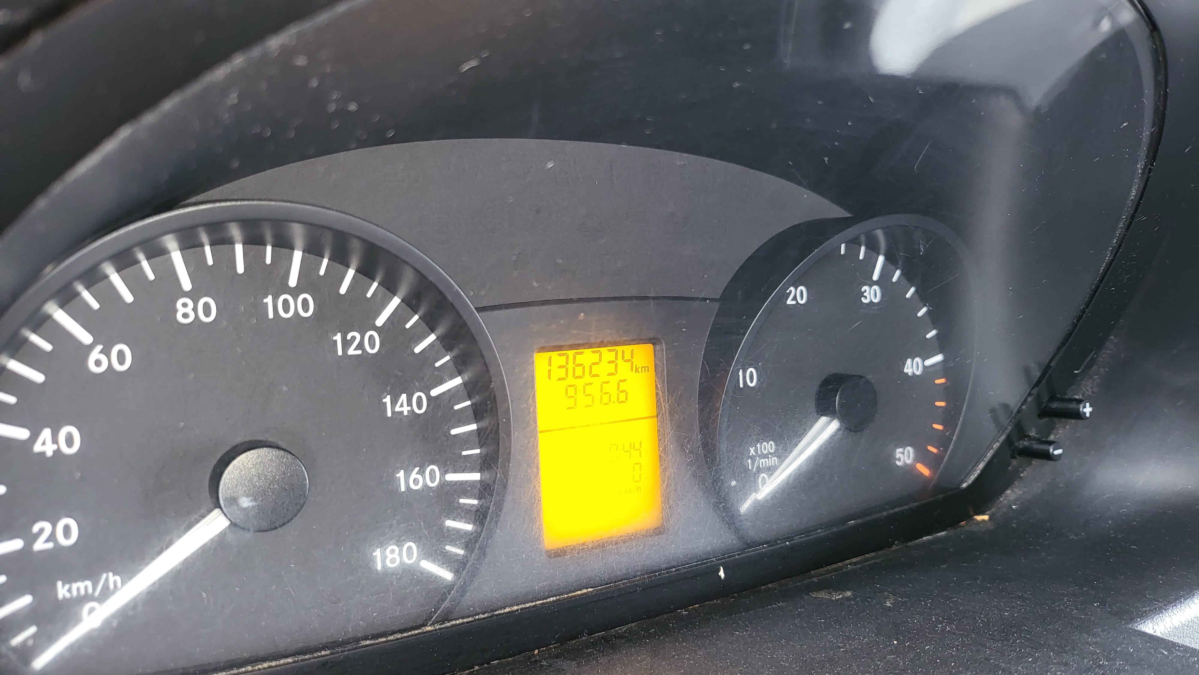 Mercedes Sprinter 10m3 avec Coffre de toit