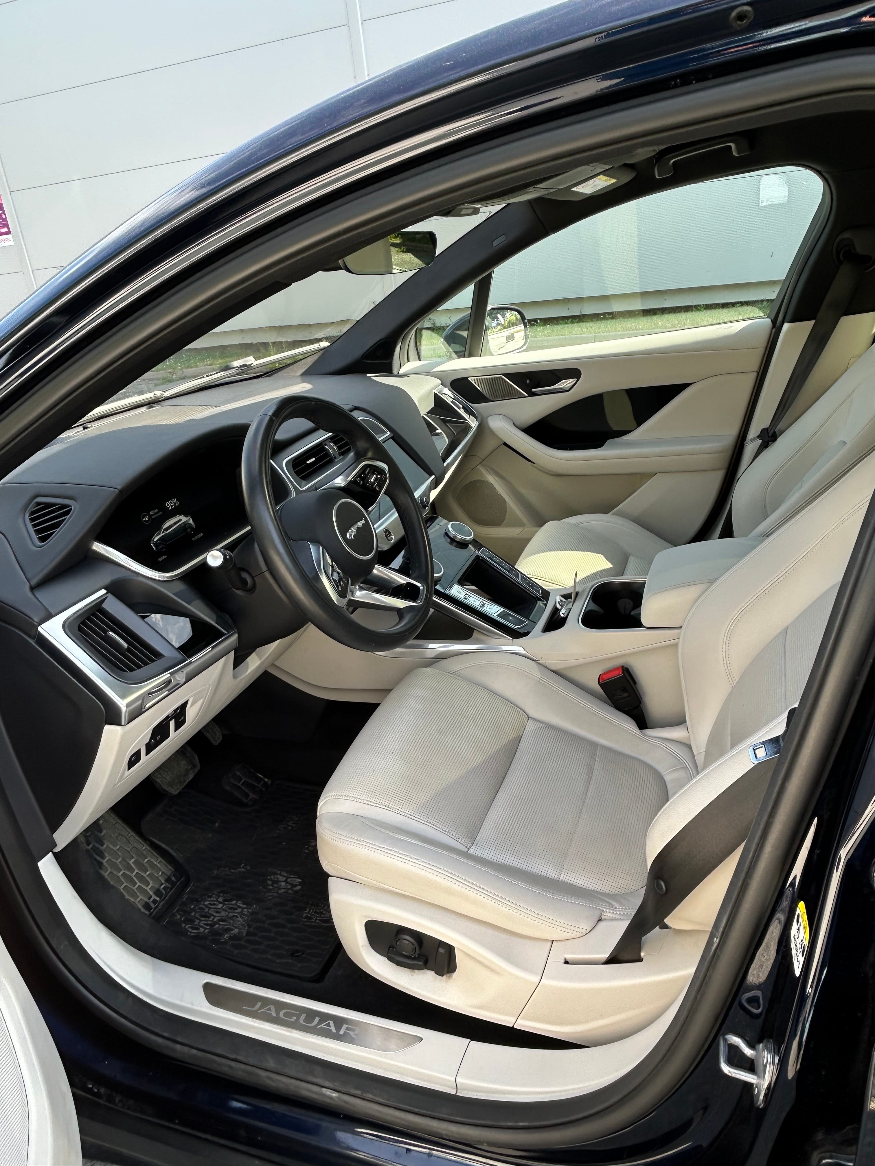 Jaguar I-pace med GPS