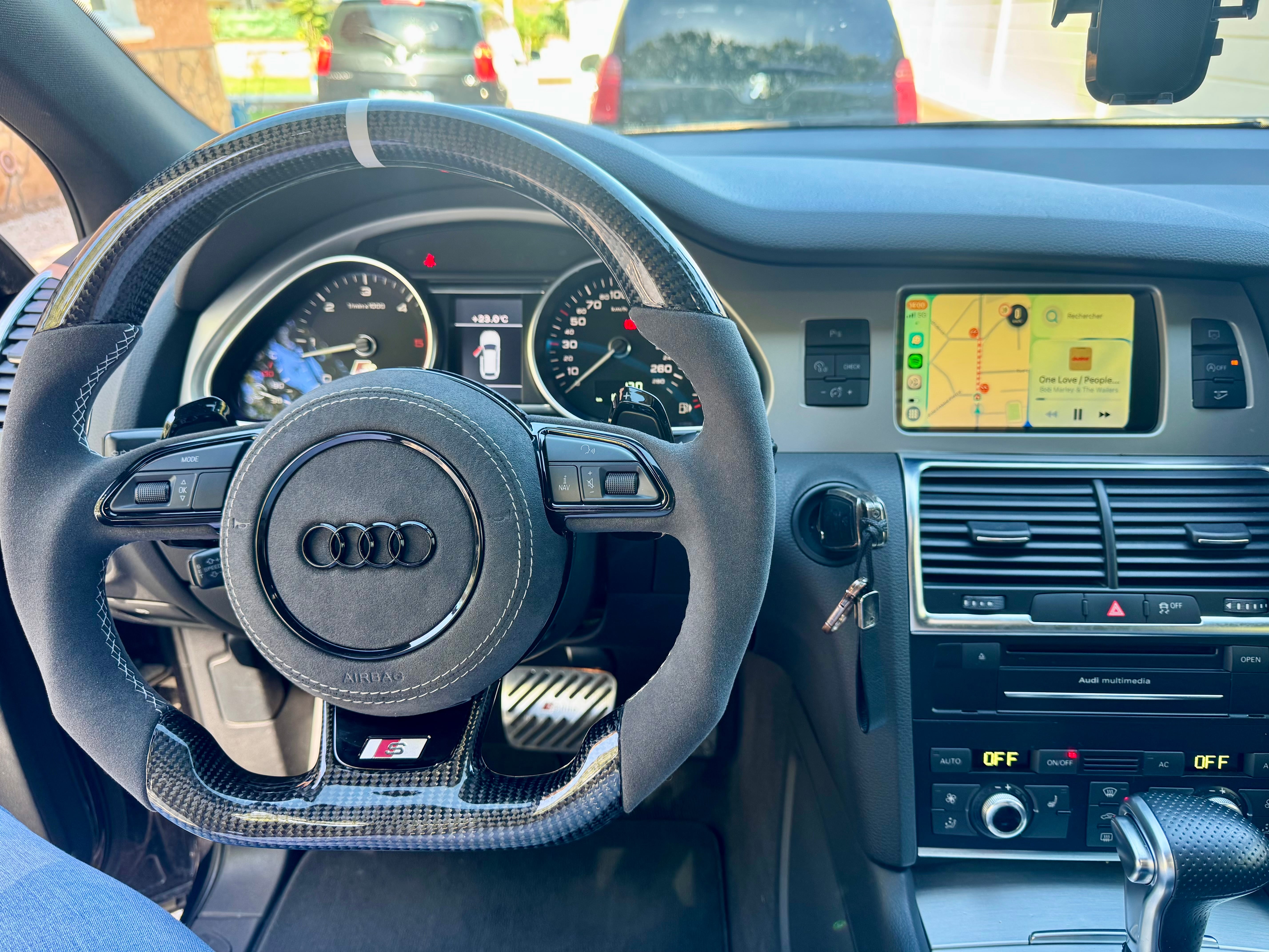 Audi Q7 3.0 TDI NOIR / TOIT OUVRANT / 7 places / CLIM / PUISSANT/ CONFORTABLE / LUXUEUX avec Quatre roues motrices