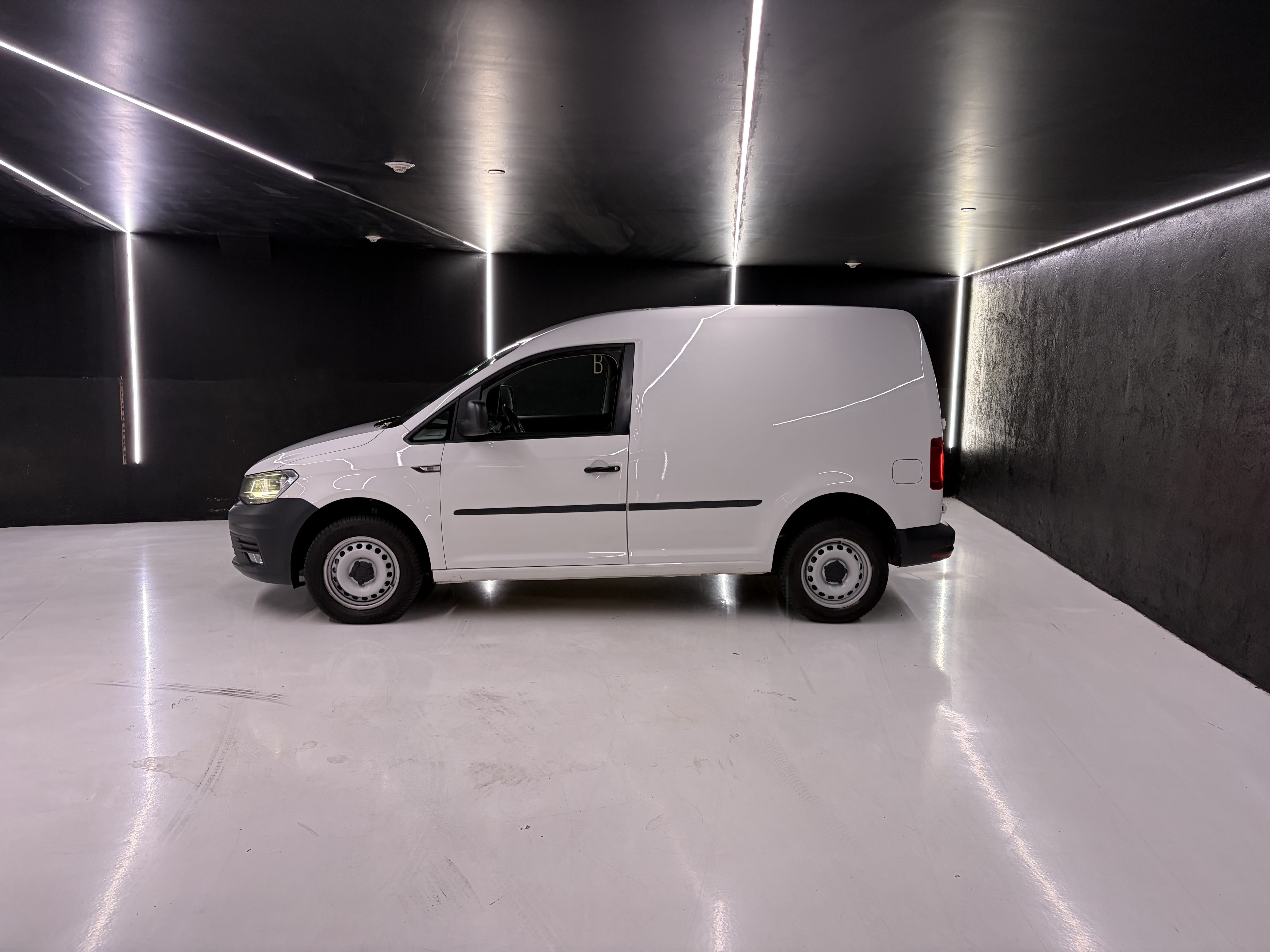 Volkswagen Caddy Van con Aire acondicionado