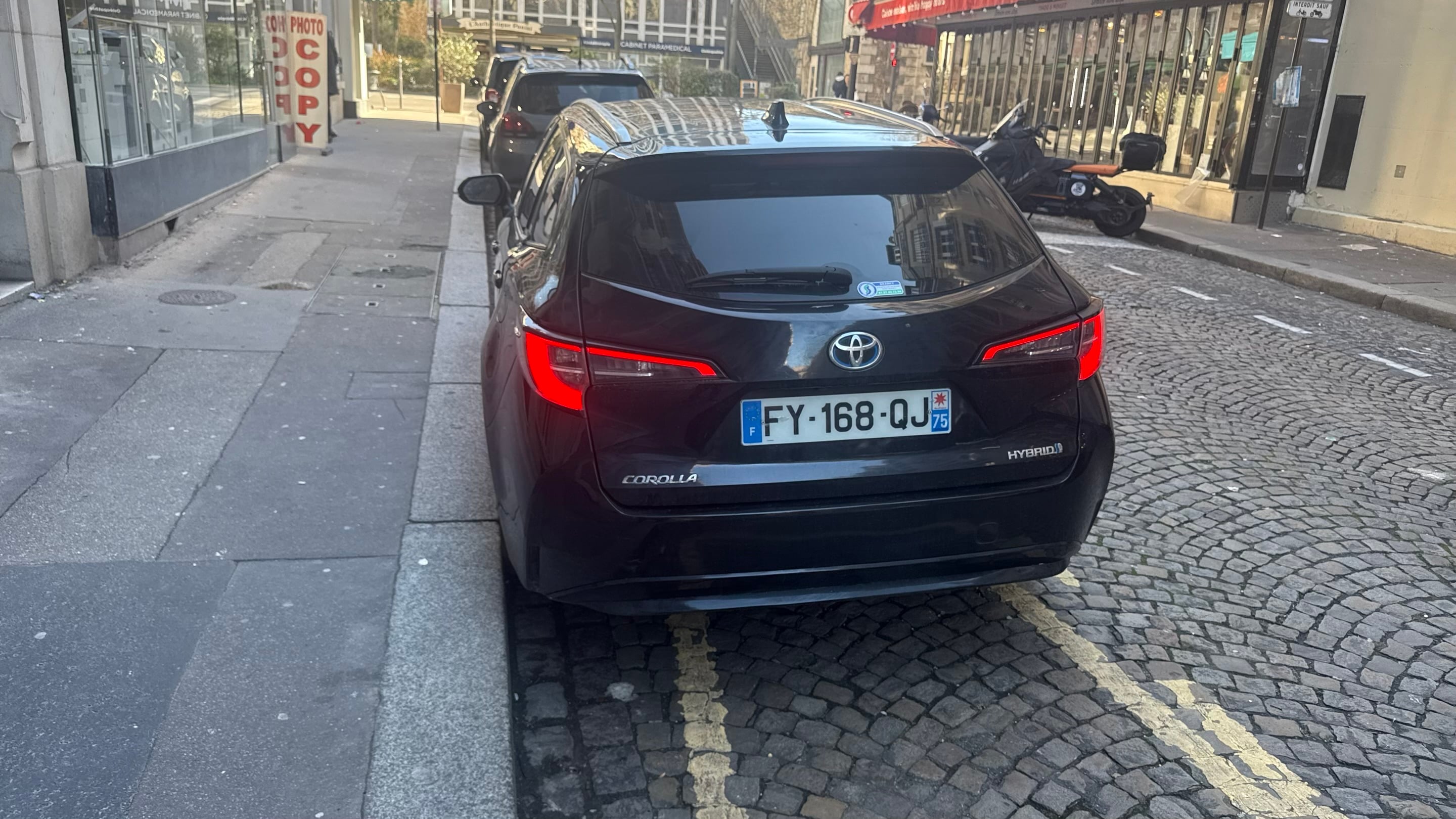 Toyota Corolla Break Hybride avec GPS