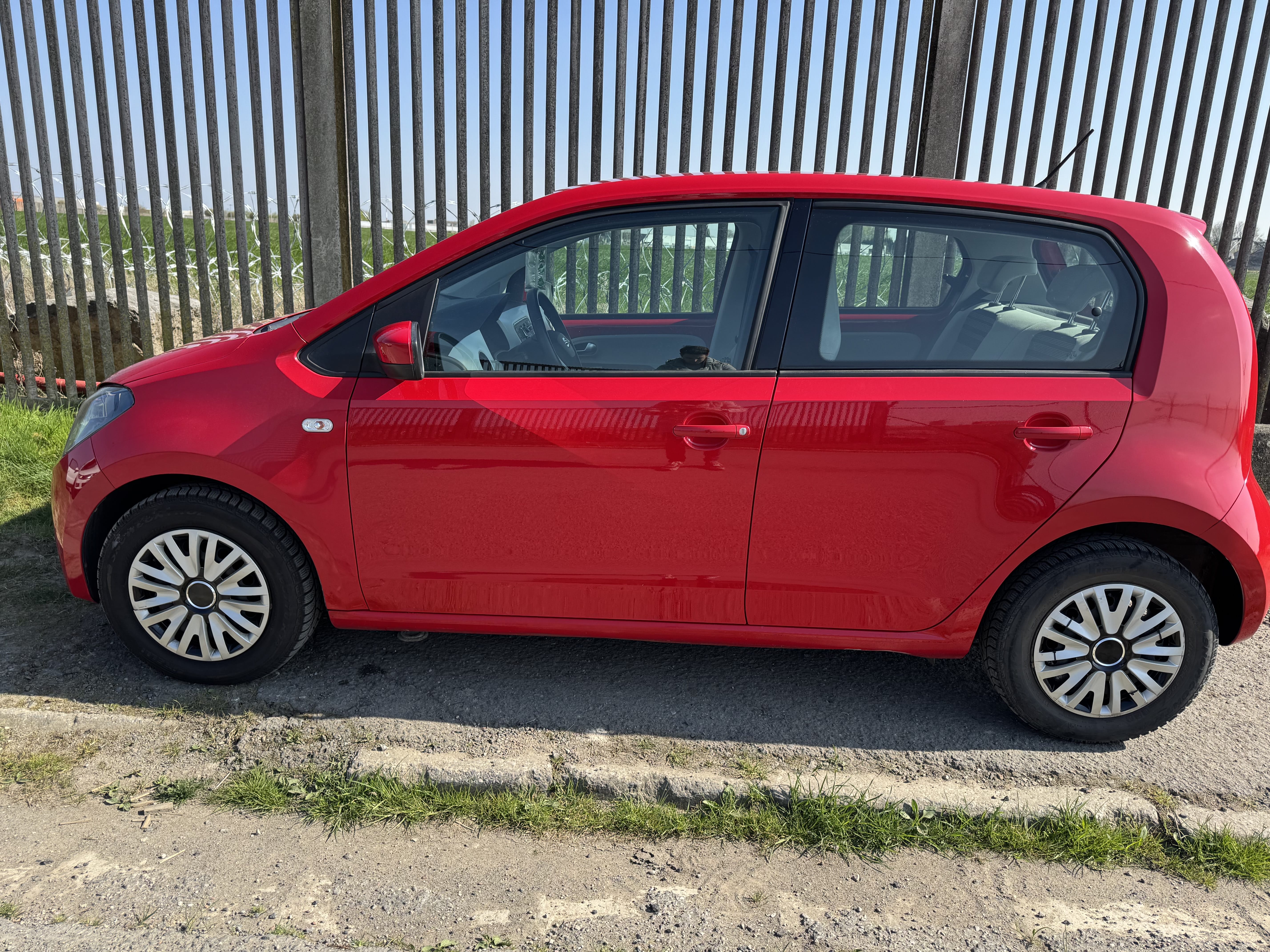 Seat Mii 1.MPI Aeroport Charleroi with Audio / iPod input