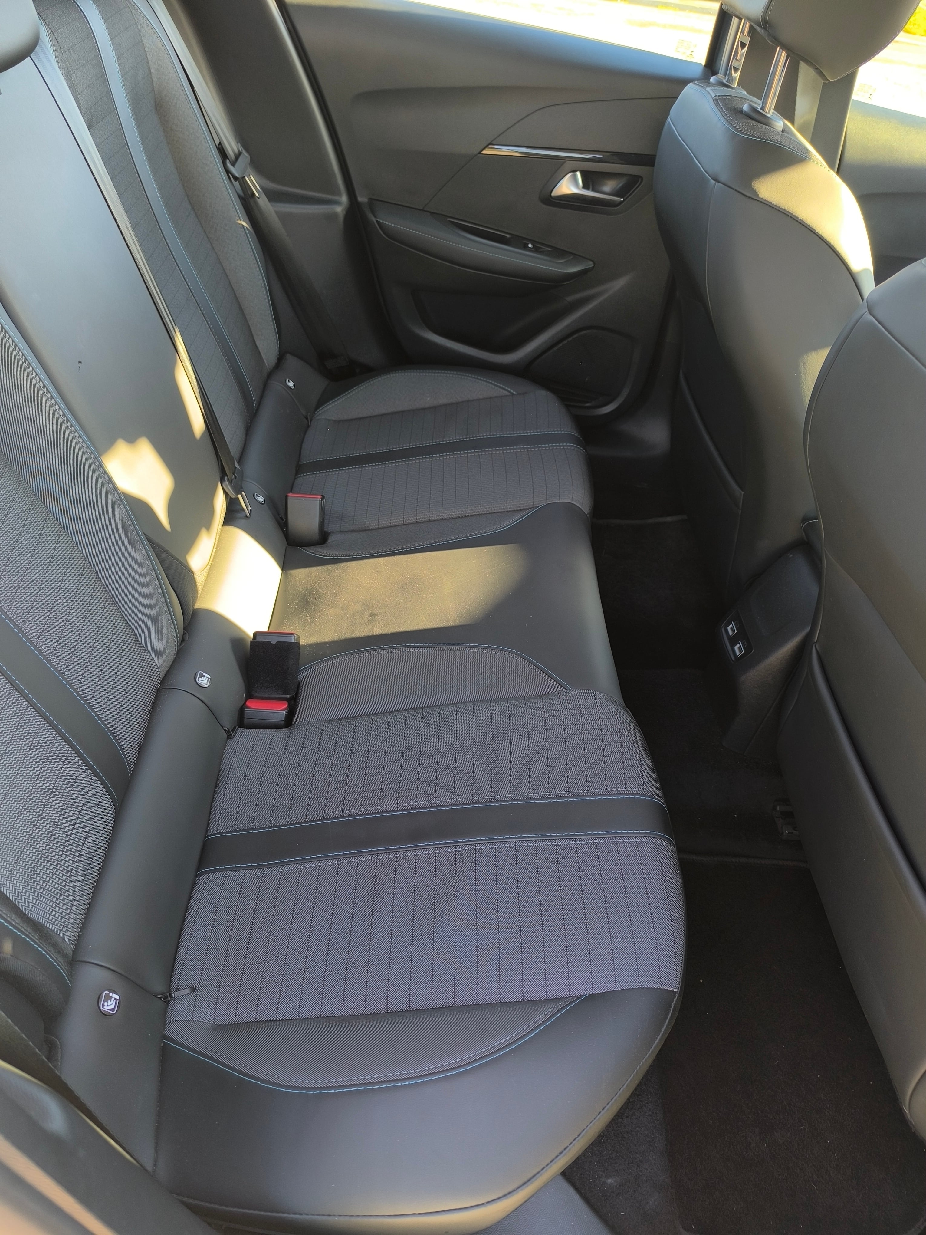 Peugeot 208 1.2 100CV avec Audio Bluetooth