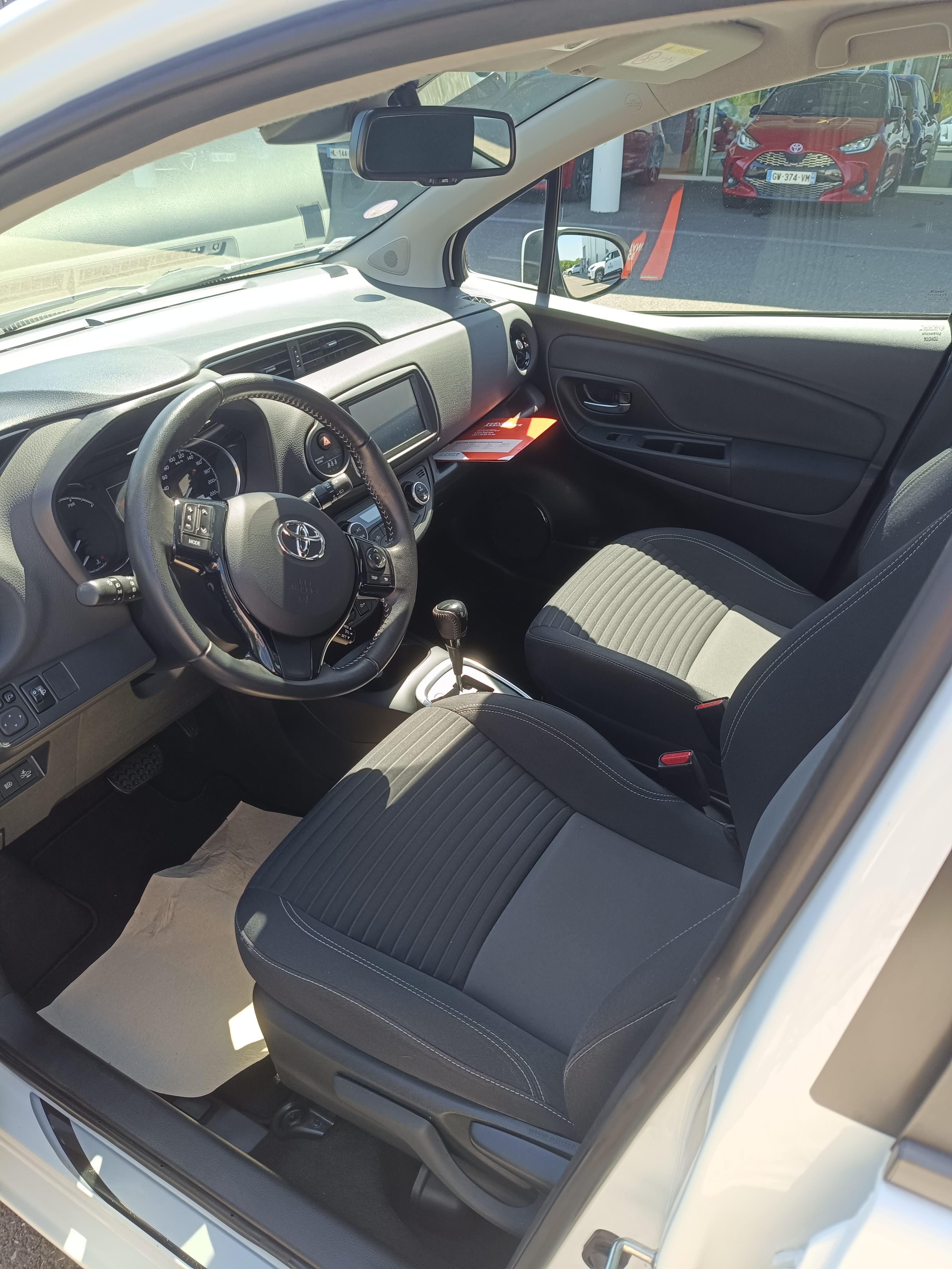 Toyota Yaris Hybride avec GPS