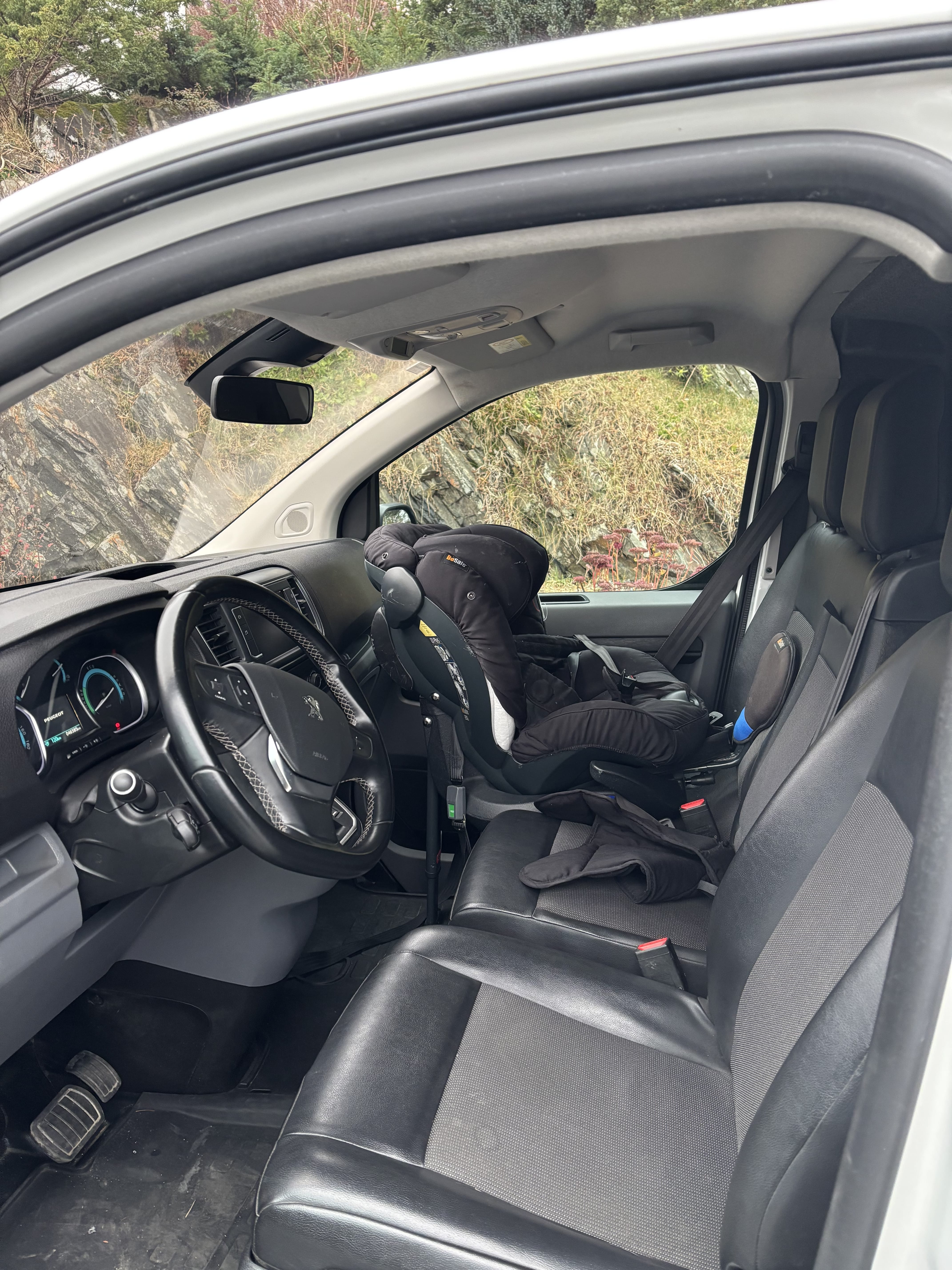 Peugeot Expert med Babysete