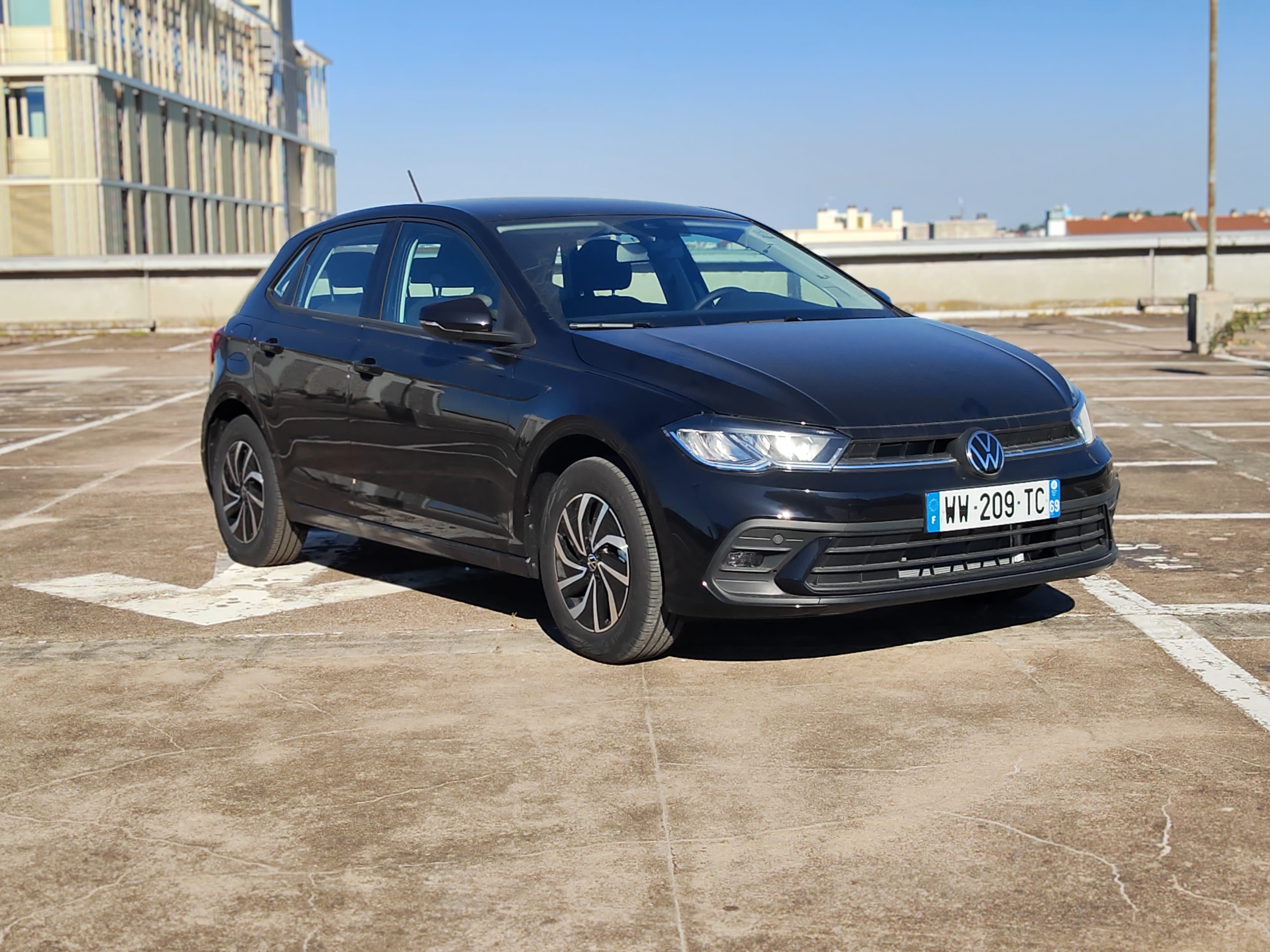 Volkswagen Polo, 2022, Essence 98, automatique