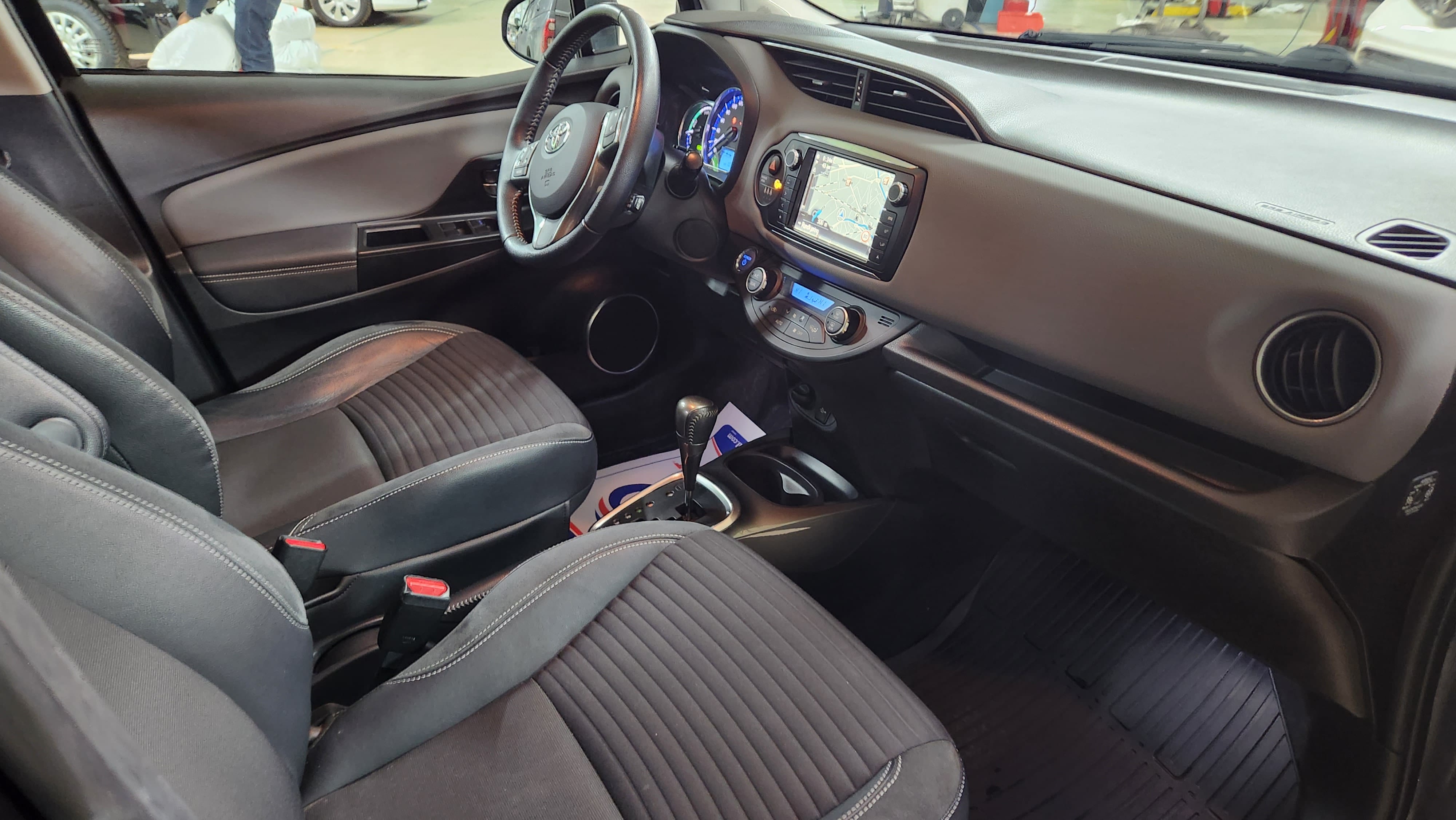 Toyota Yaris Hybrid 1,5 Hybrid, Automat med Cruisekontroll