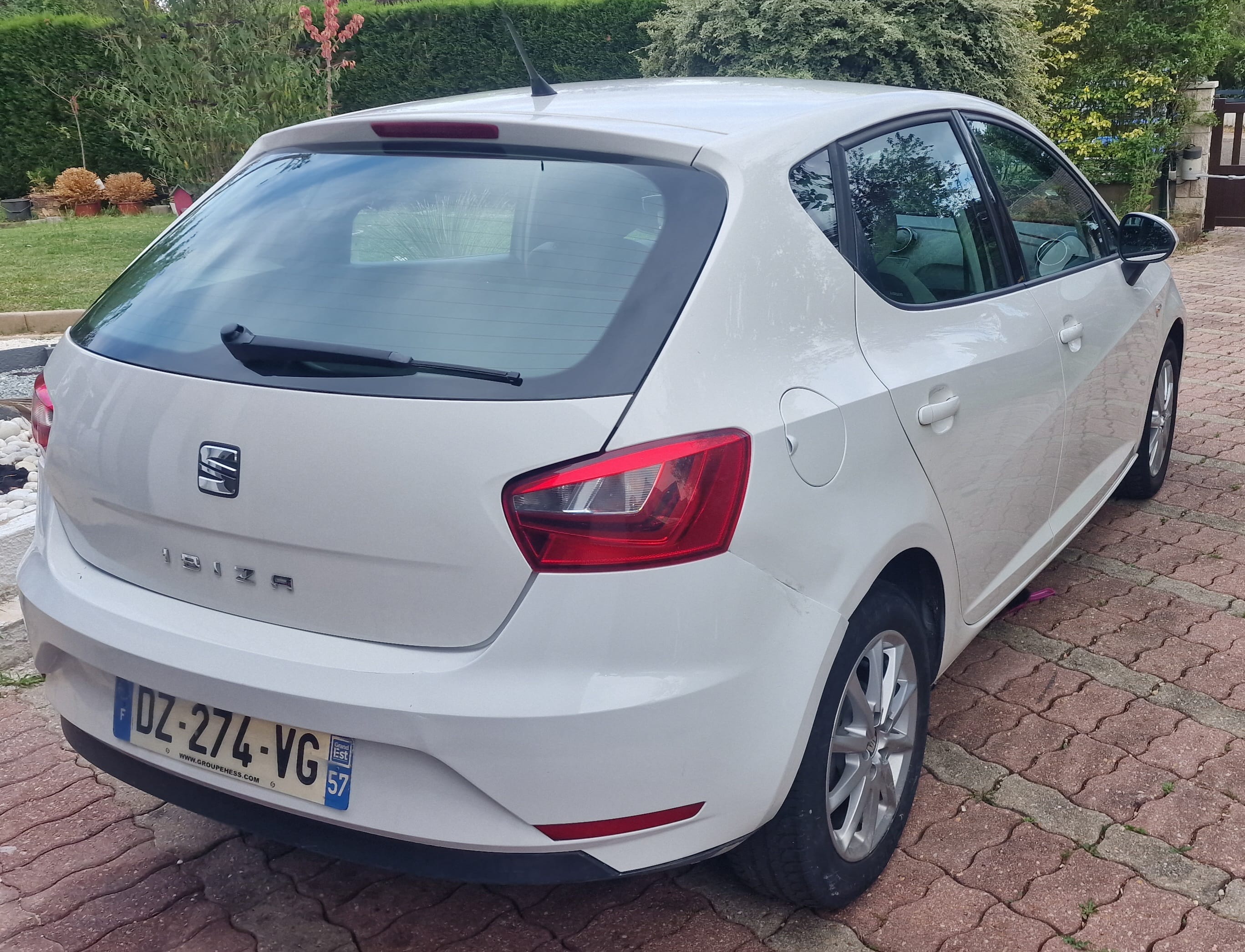 Seat Ibiza DZ274 avec Climatisation