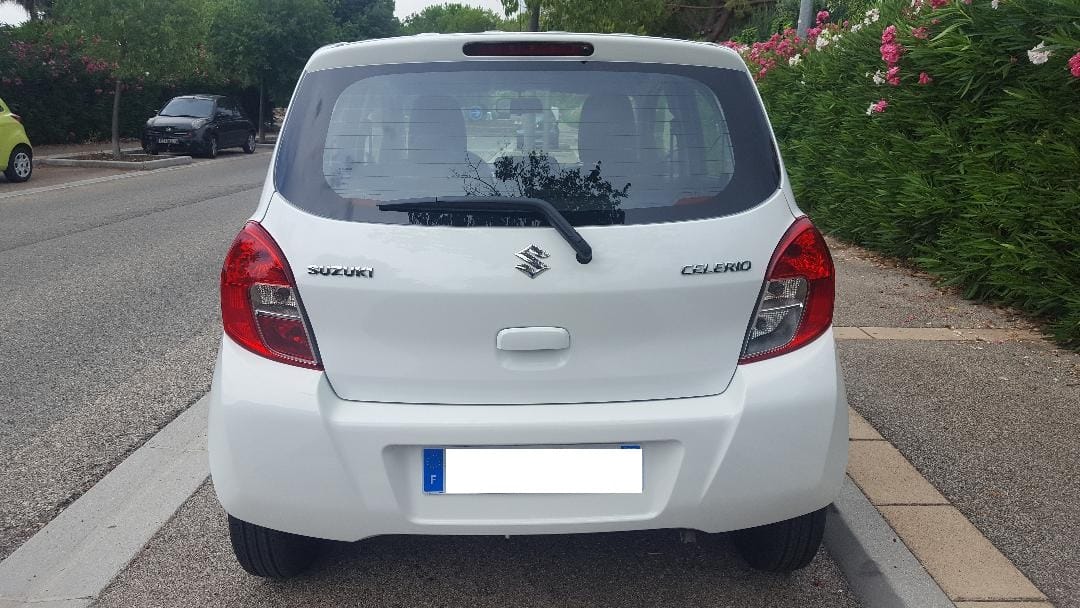 Suzuki Celerio avec Siège bébé