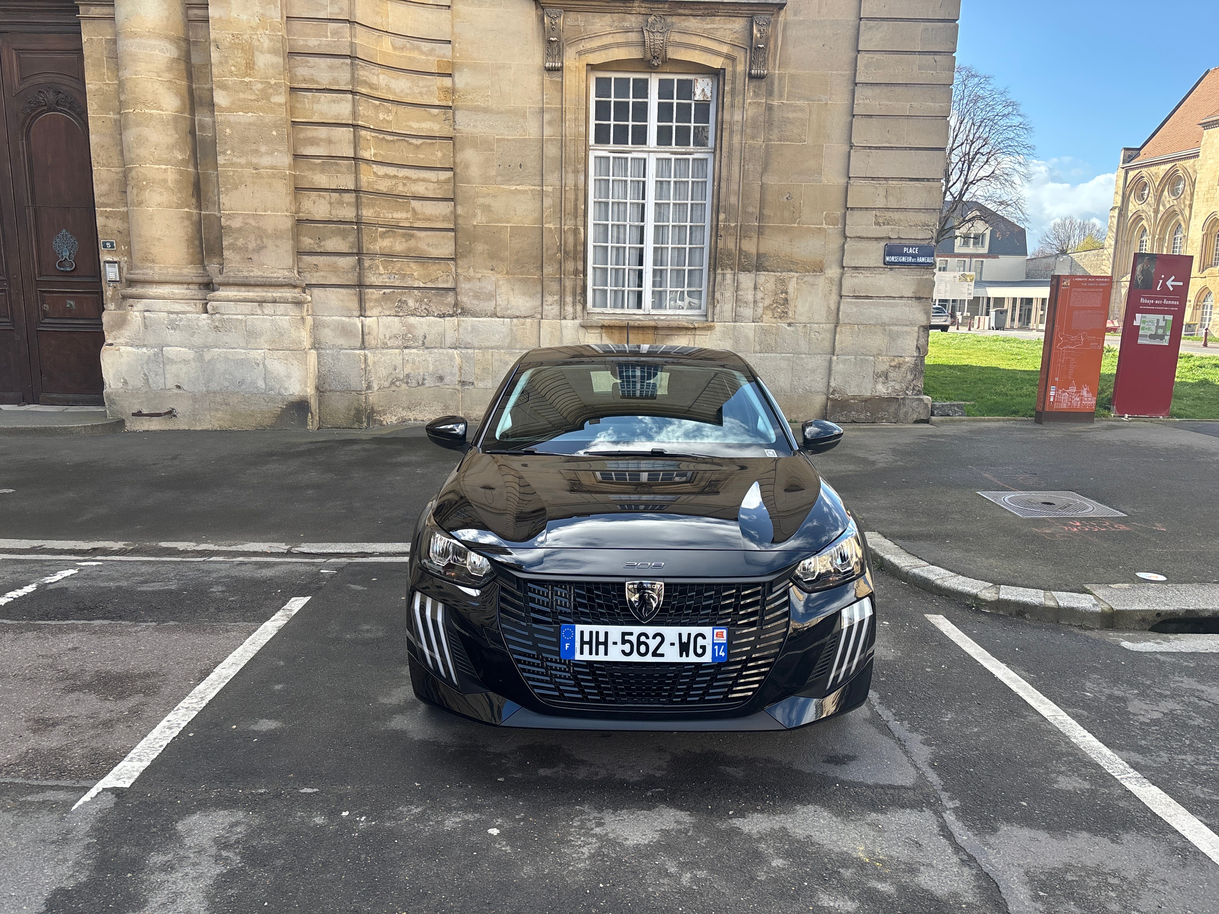 Peugeot 208 avec Entrée audio / iPod