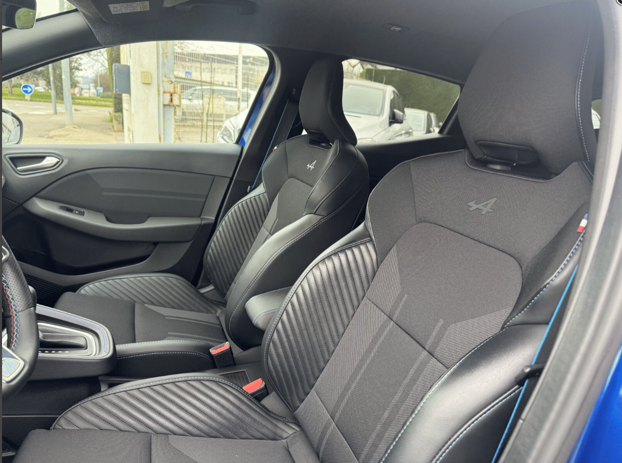 Renault Clio Hybride Alpine avec GPS