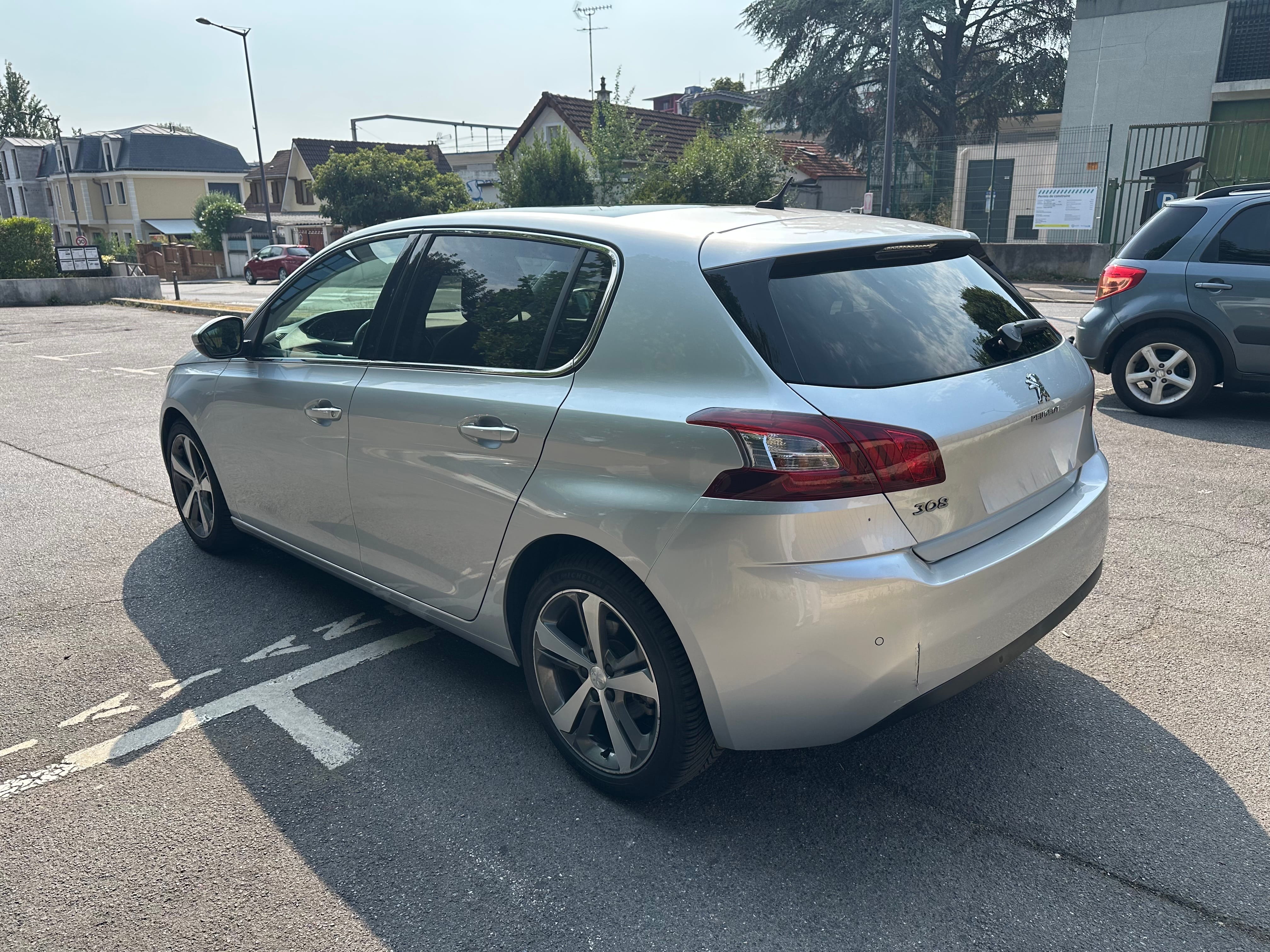 Peugeot 308 with GPS