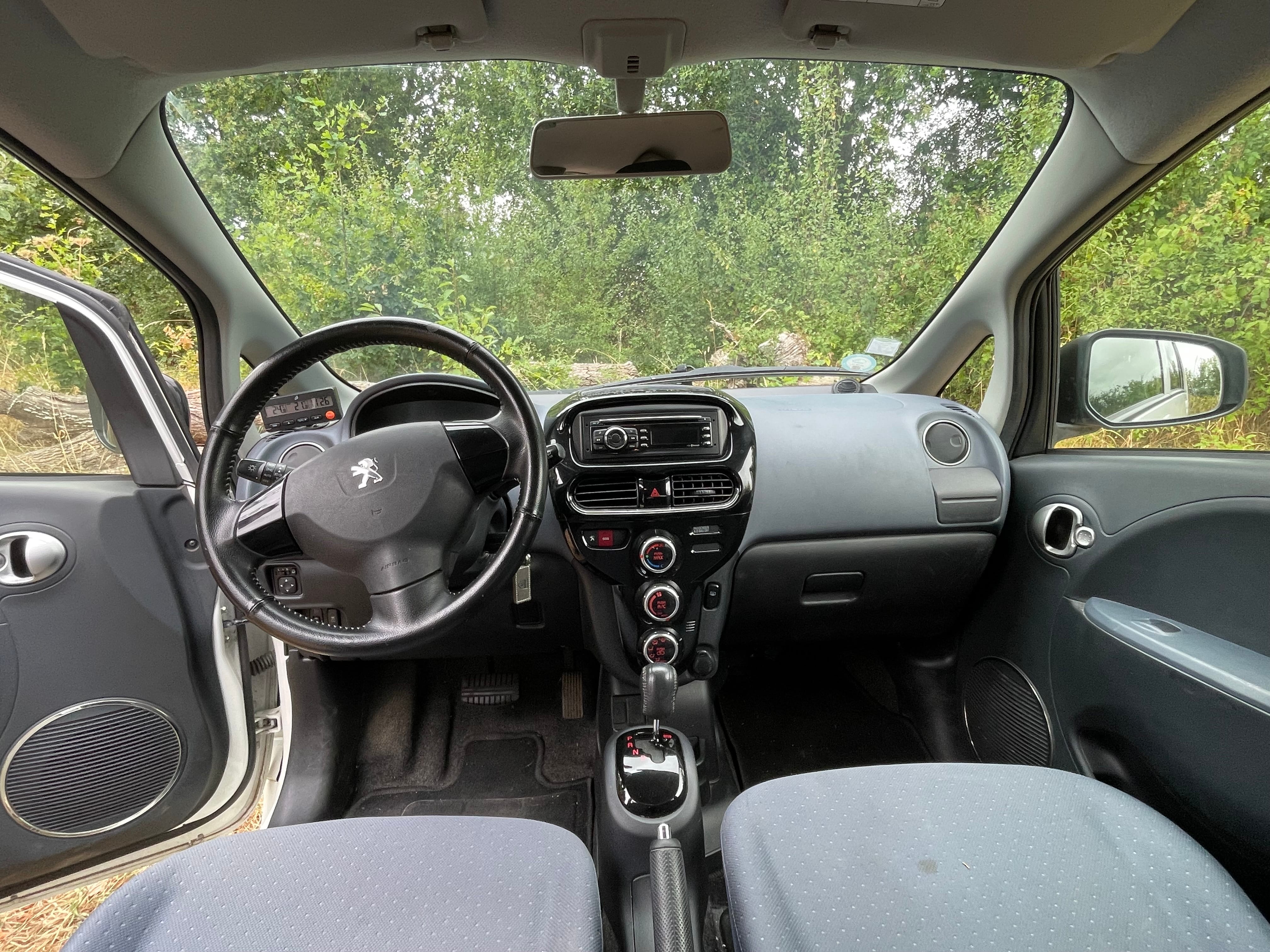 Peugeot iOn avec Port USB
