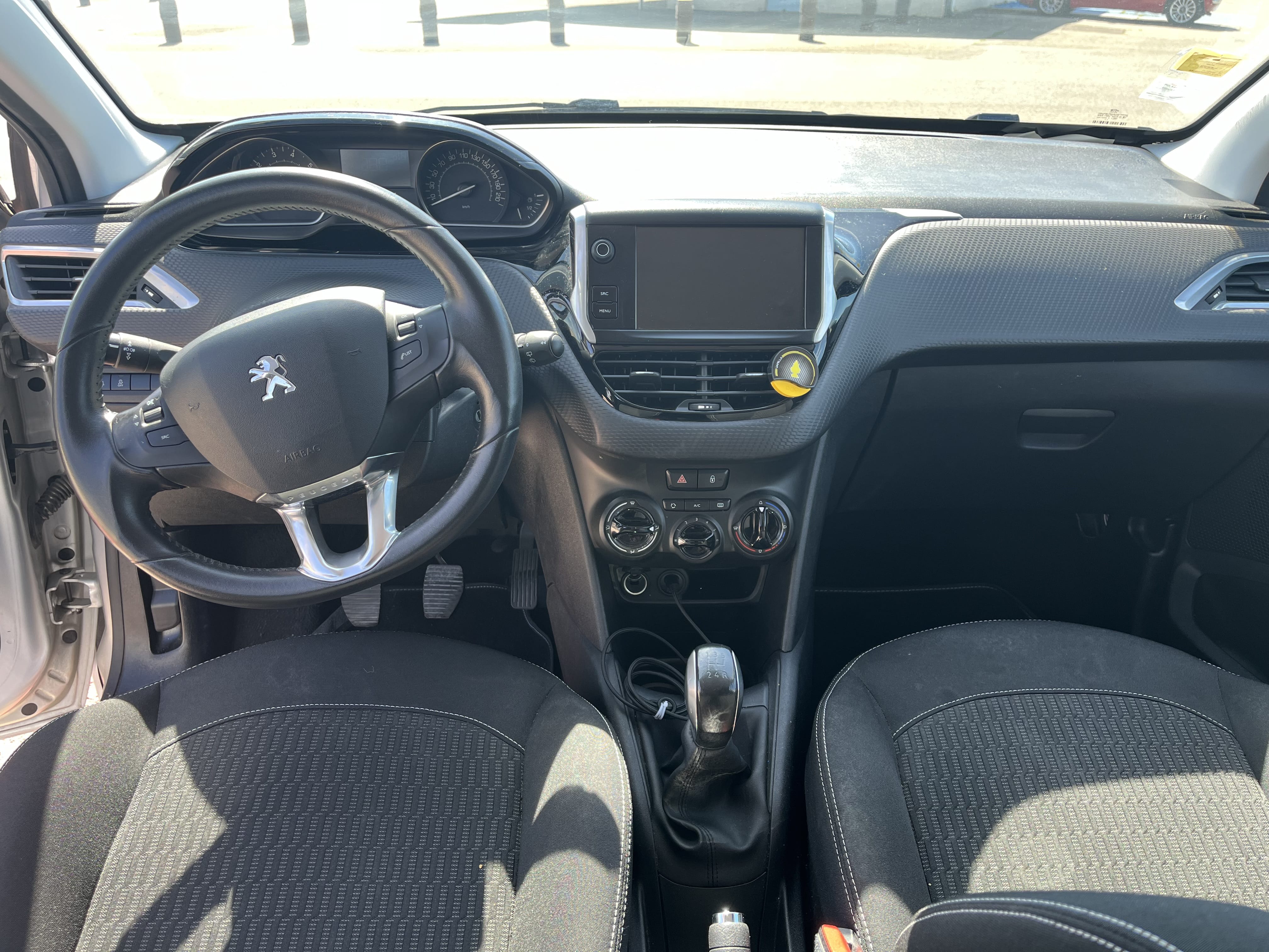 Peugeot 208 with Cruise control
