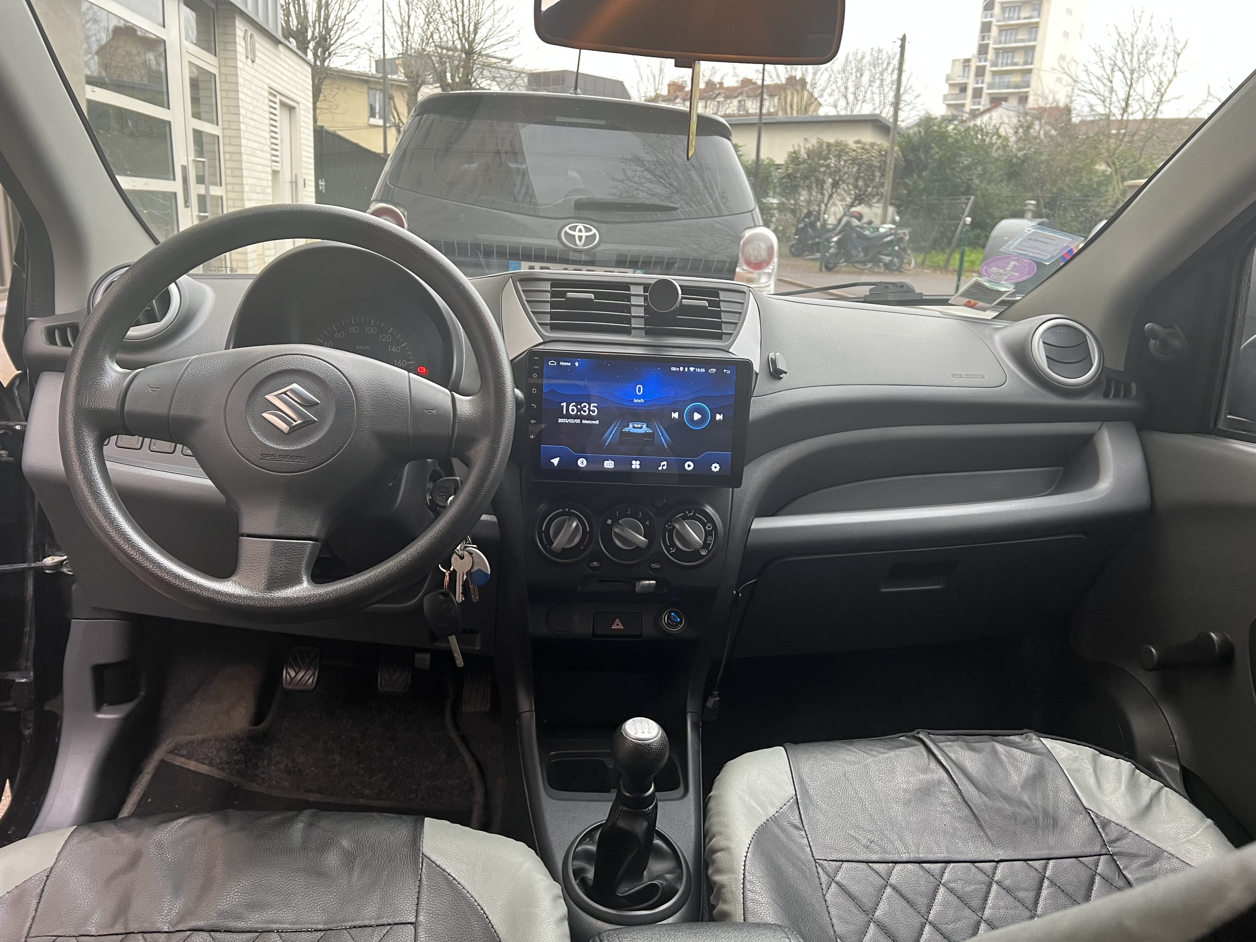 Suzuki Alto avec Audio Bluetooth
