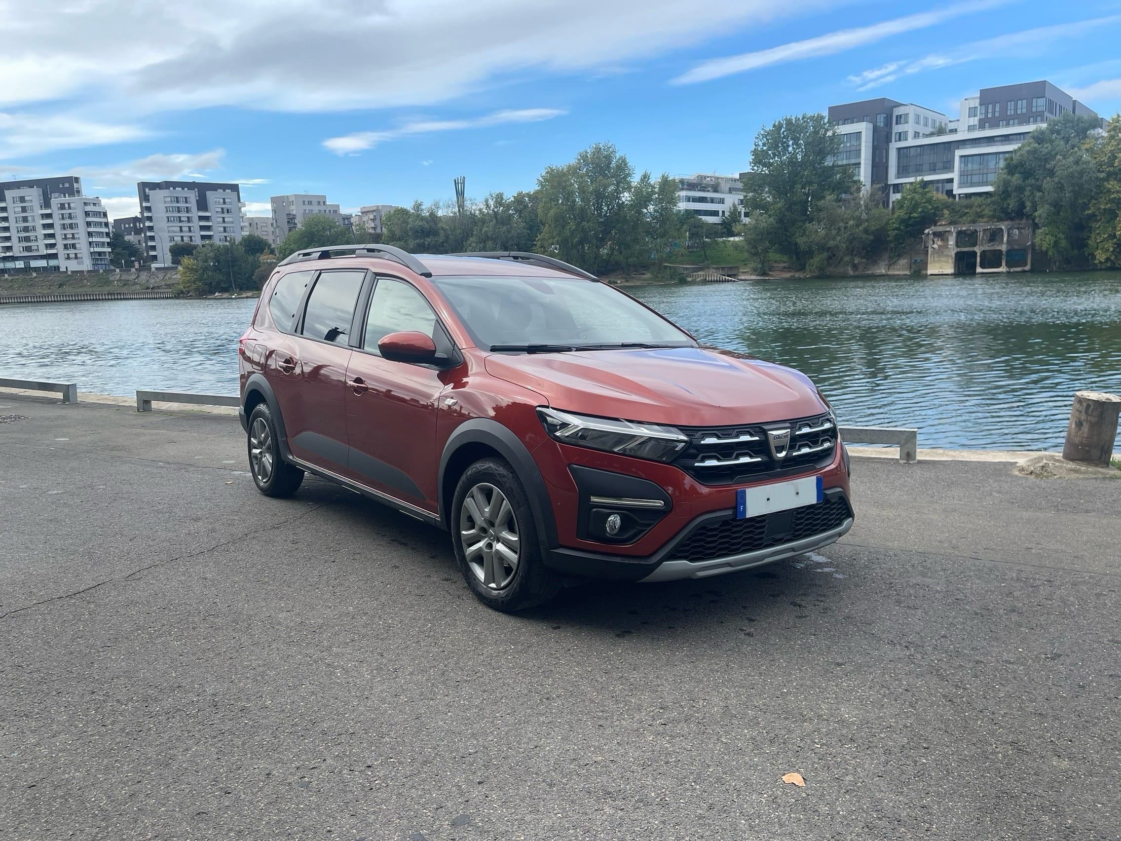 Dacia Jogger, 2022, Essence 95, 7 places