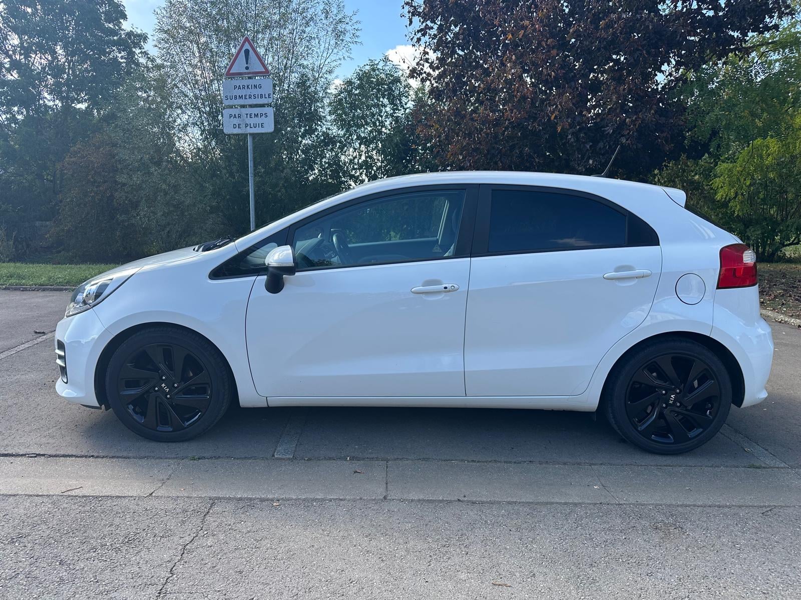 Kia Rio avec Climatisation