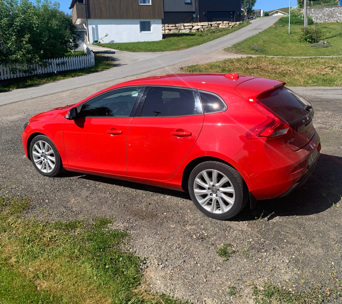 Volvo V40 with Cruise control