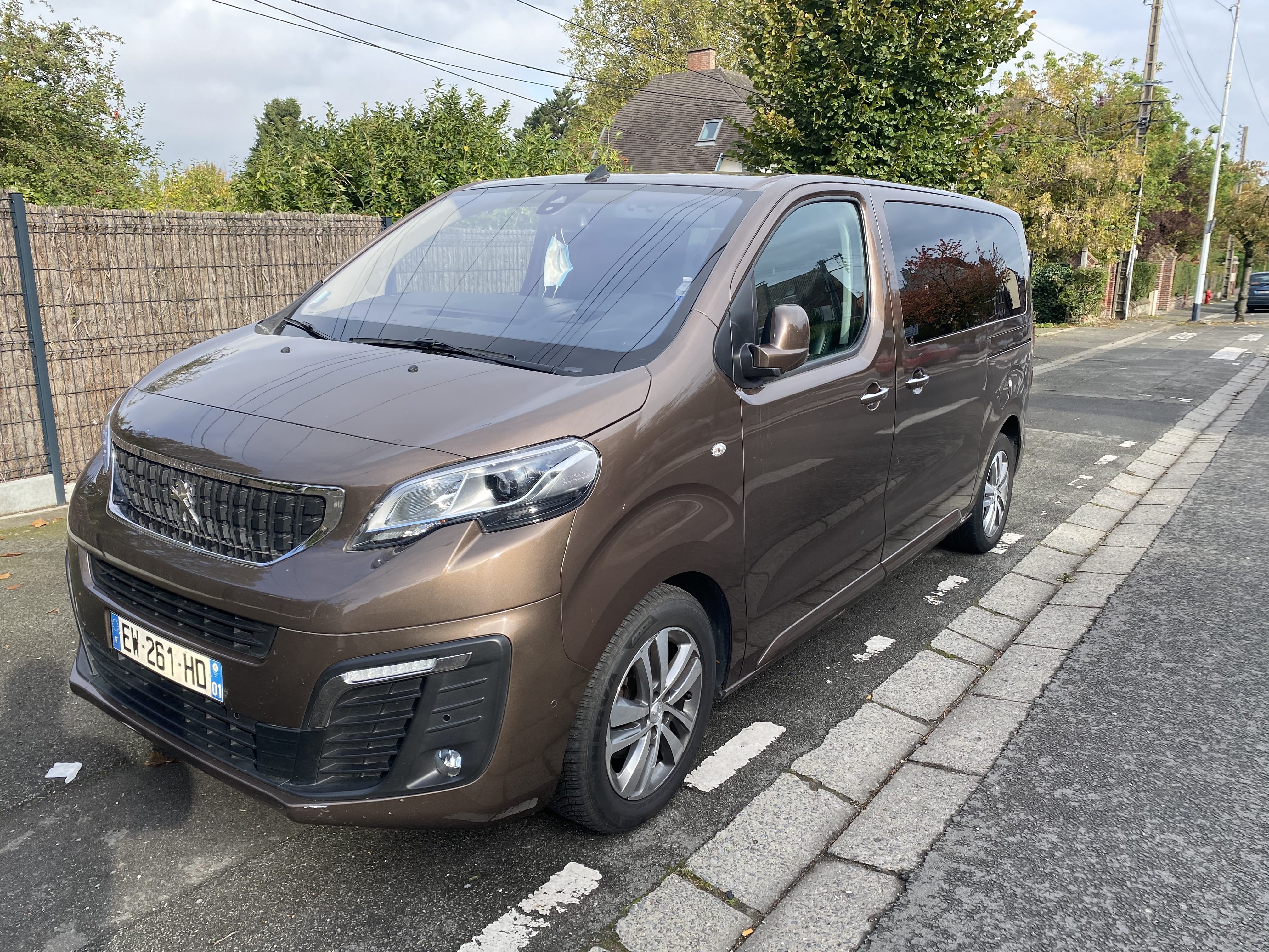Peugeot Traveller 2hdi 150 cv avec GPS