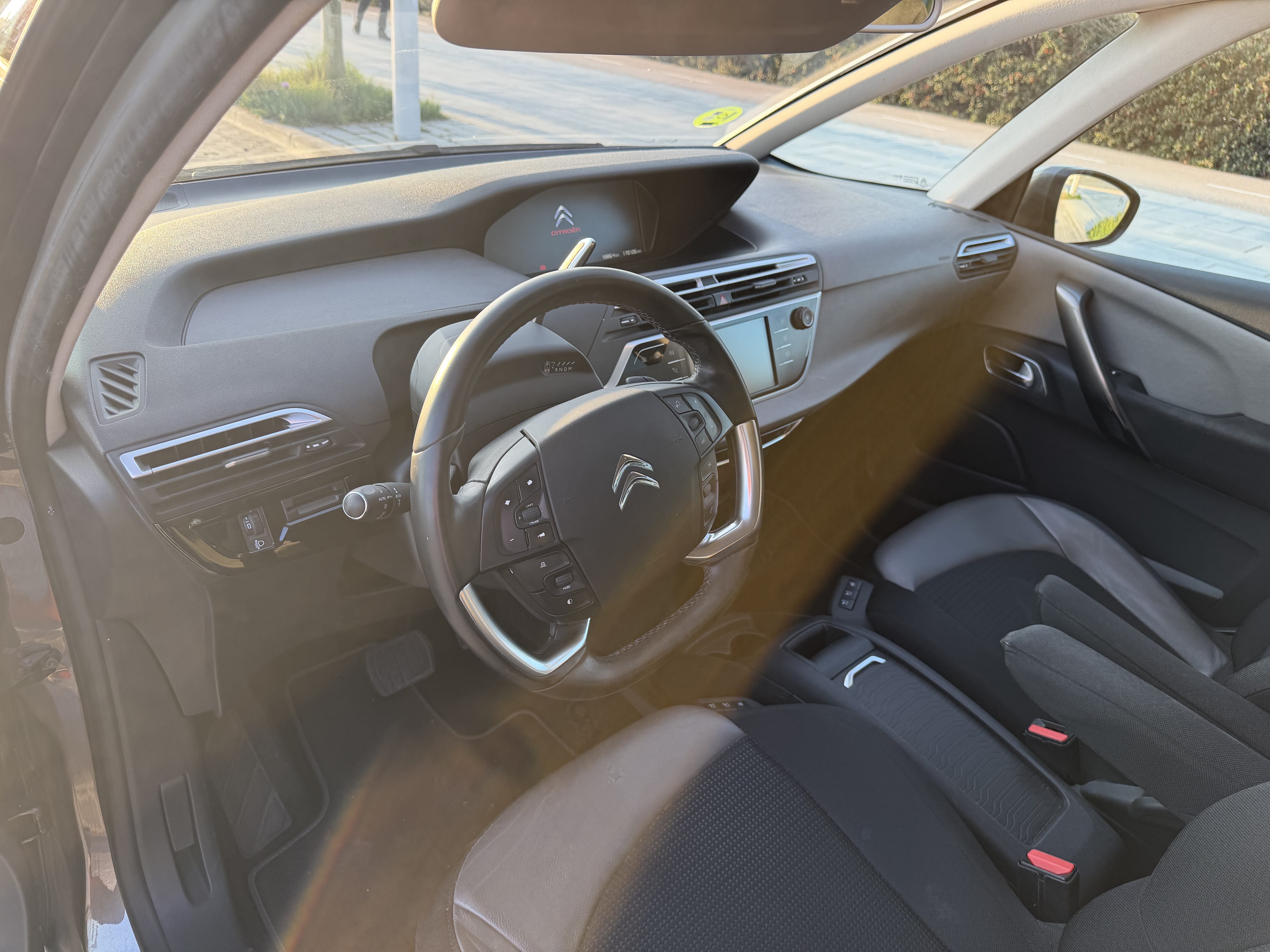 Citroen C4 Grand Spacetourer con GPS