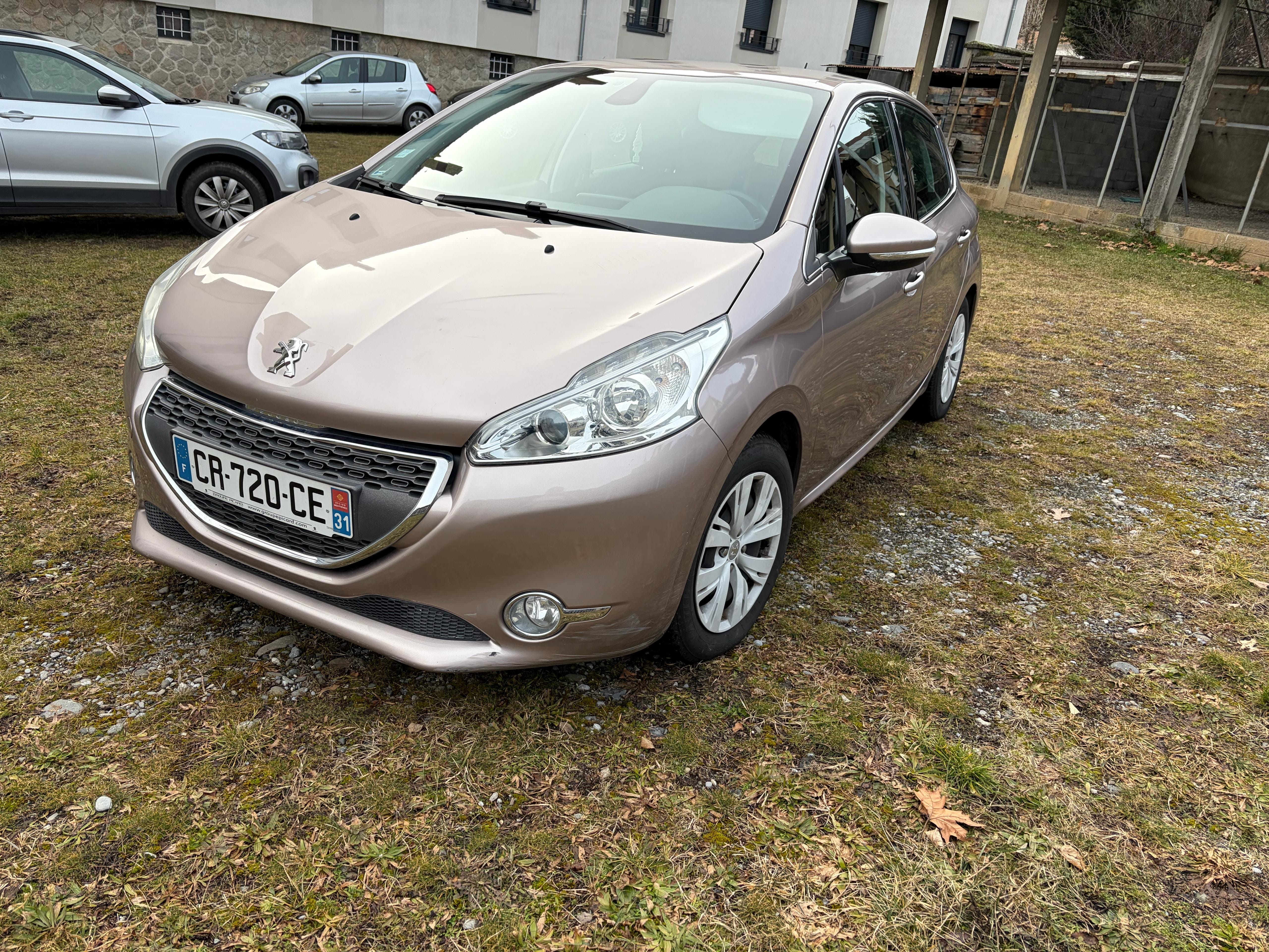 Peugeot 208, 2013, Essence 95