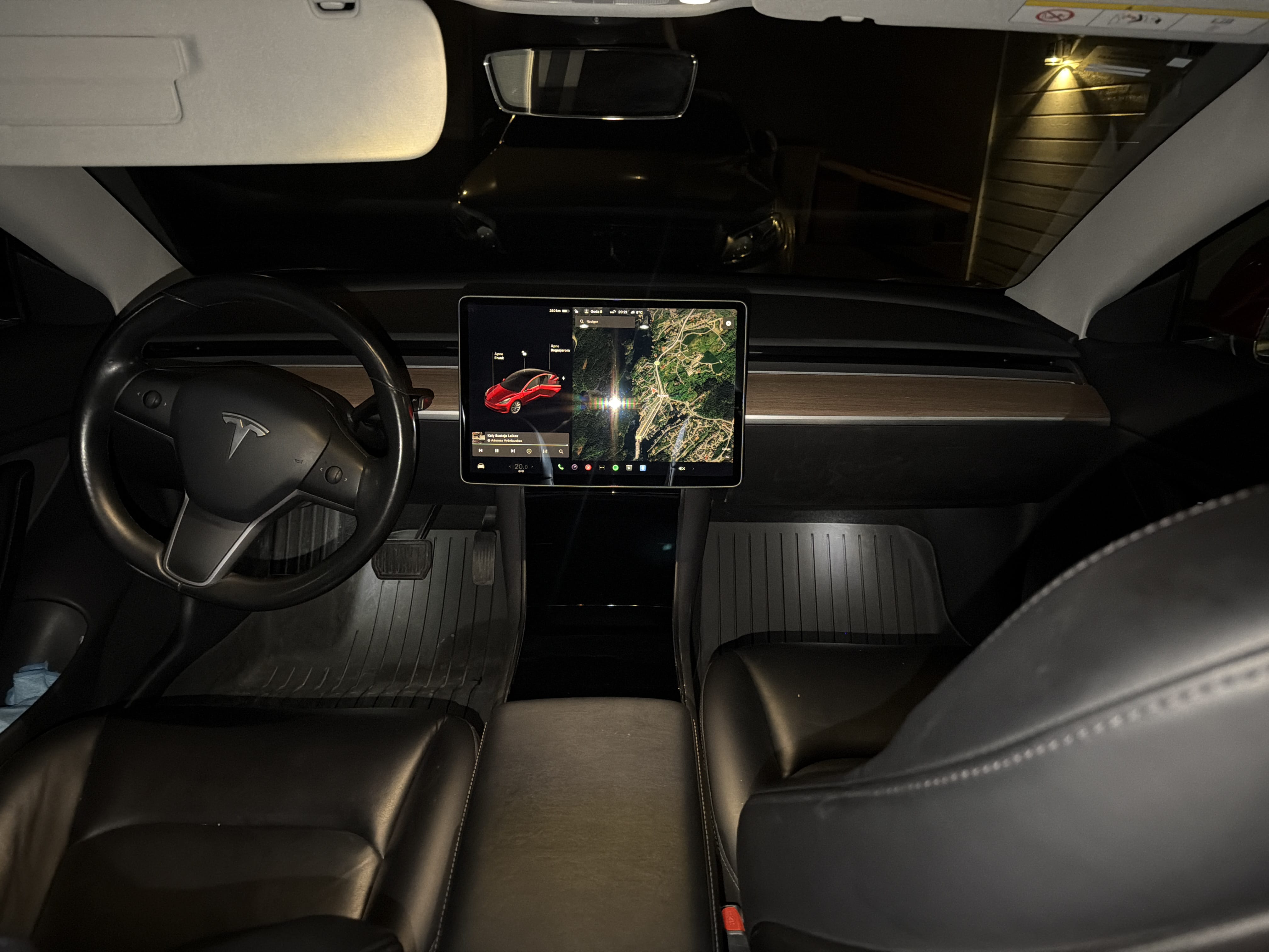 Tesla Model 3 Long Range med Cruisekontroll