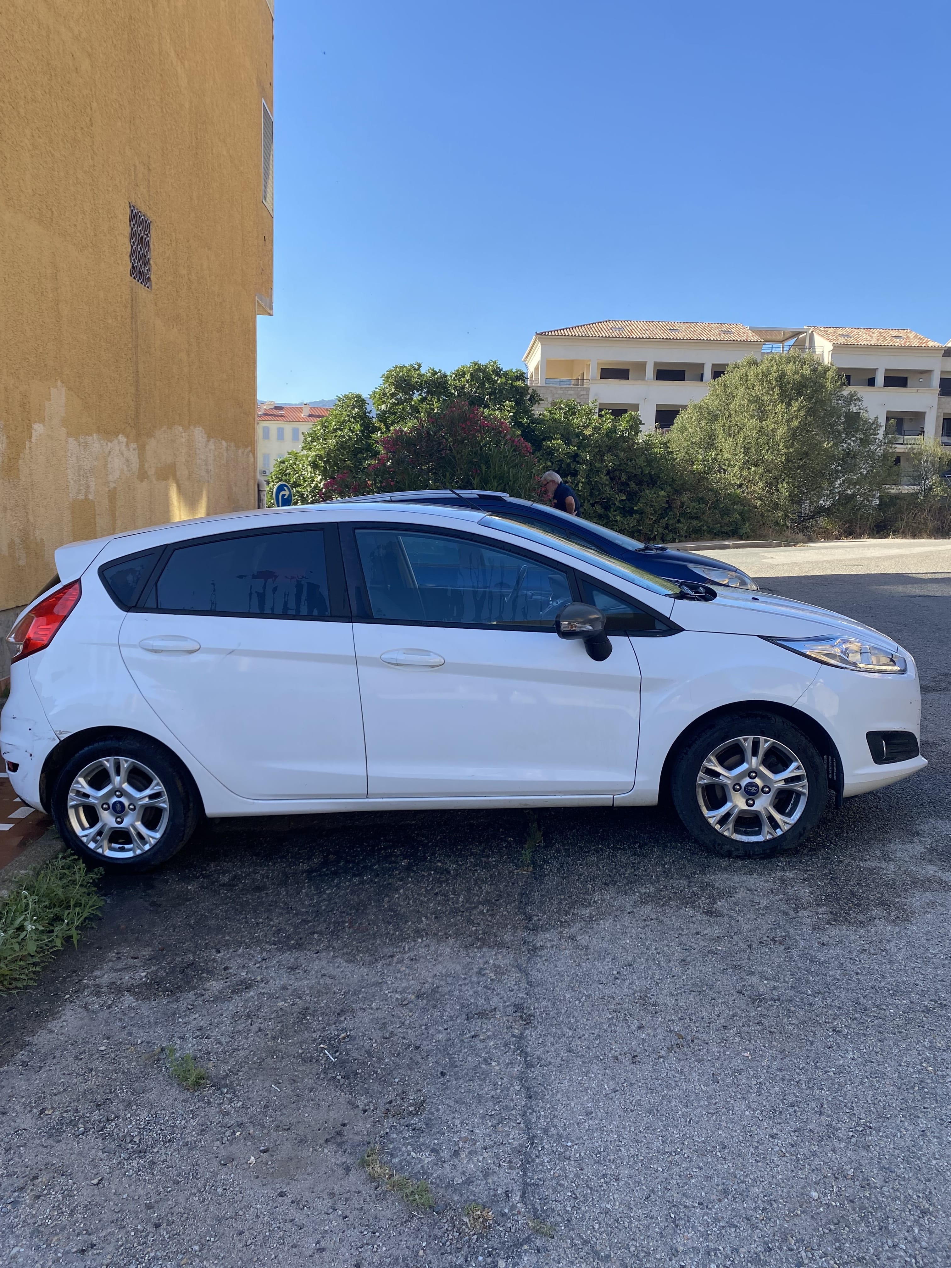 Ford Fiesta avec Climatisation