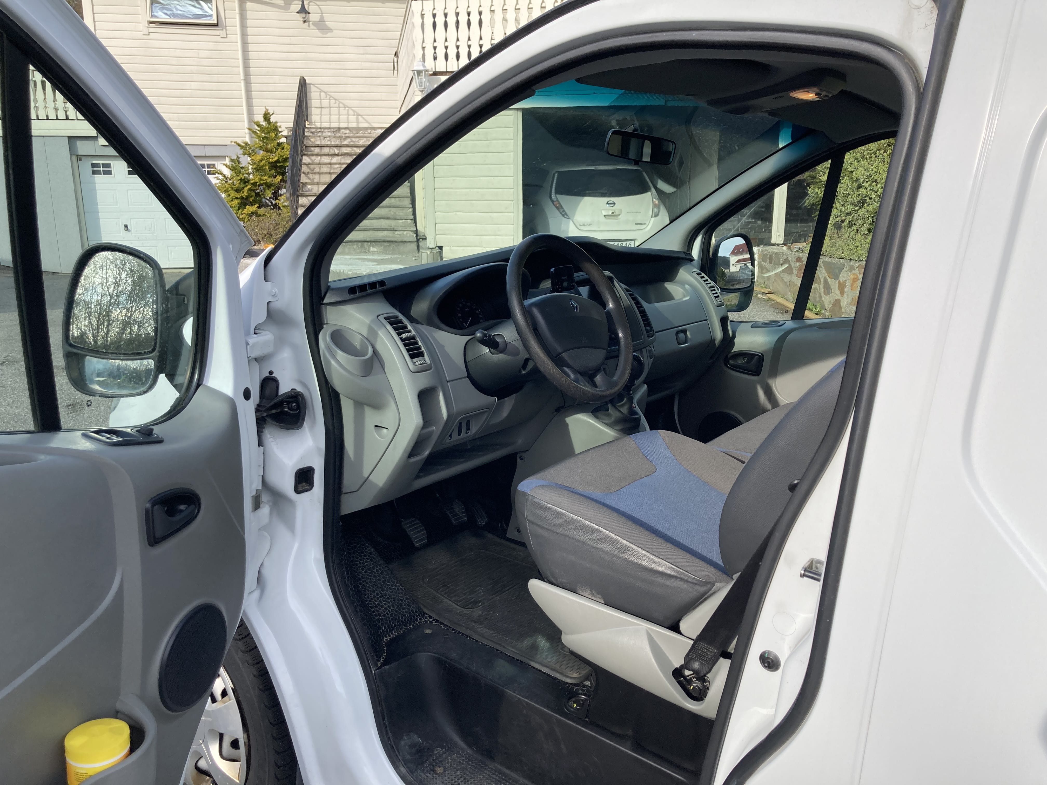 Renault Trafic Diesel - Stort lasterom - sommerdekk med USB ladeuttak