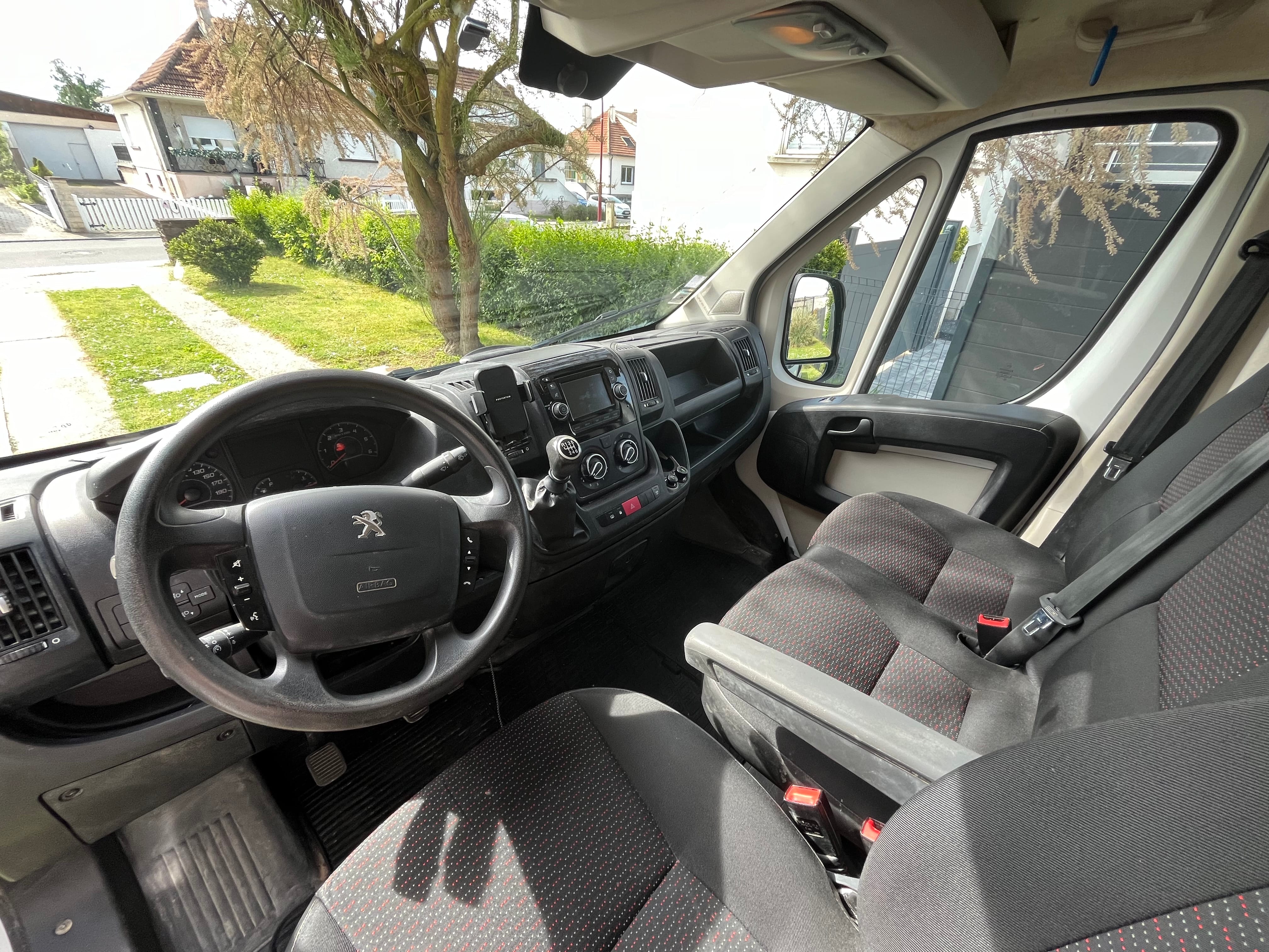Peugeot Boxer 2.2 HDI 130cv L2H2 volume utile 11,5m3 avec Audio Bluetooth