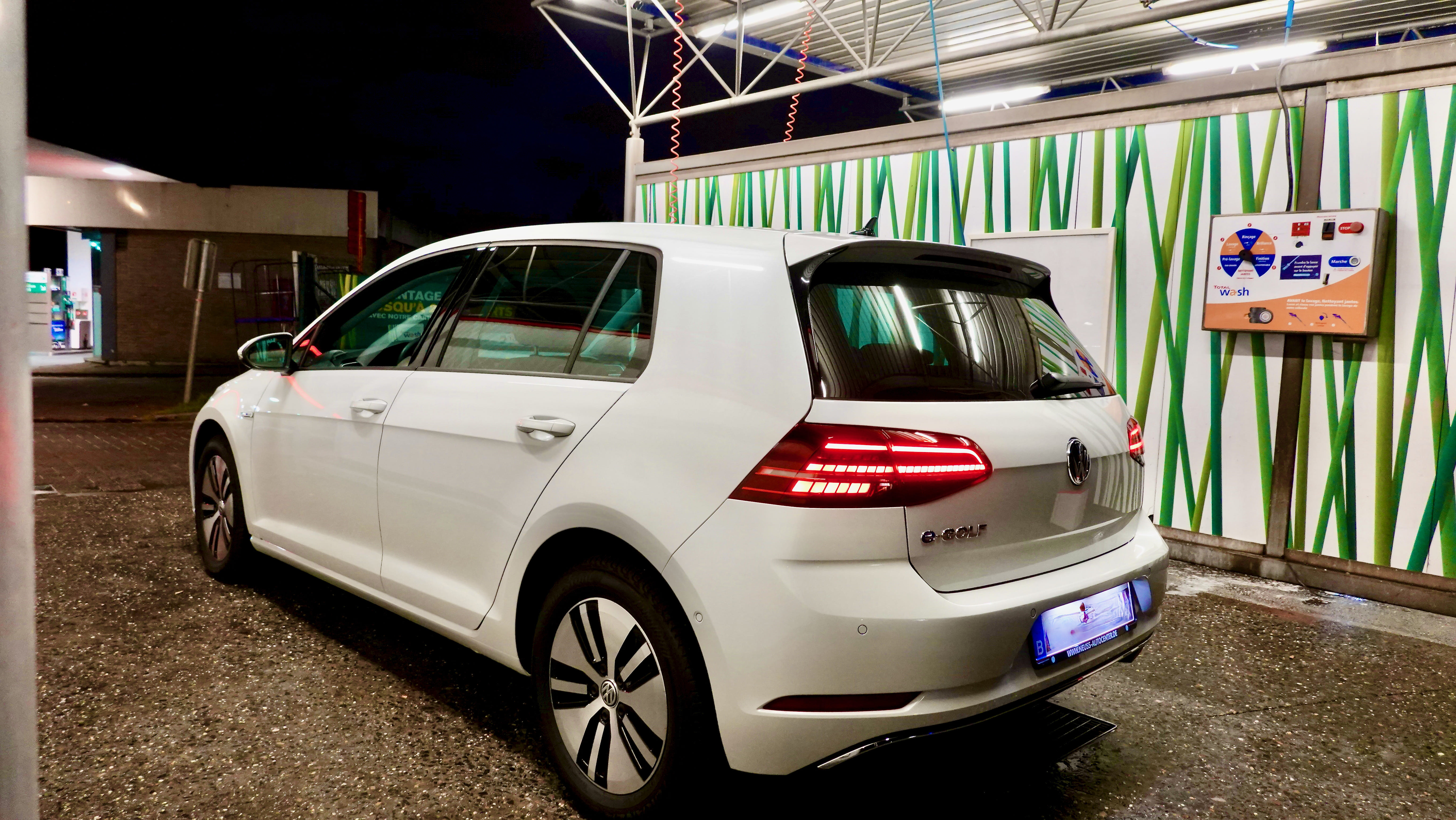 Volkswagen e-Golf (100% Electric) avec GPS