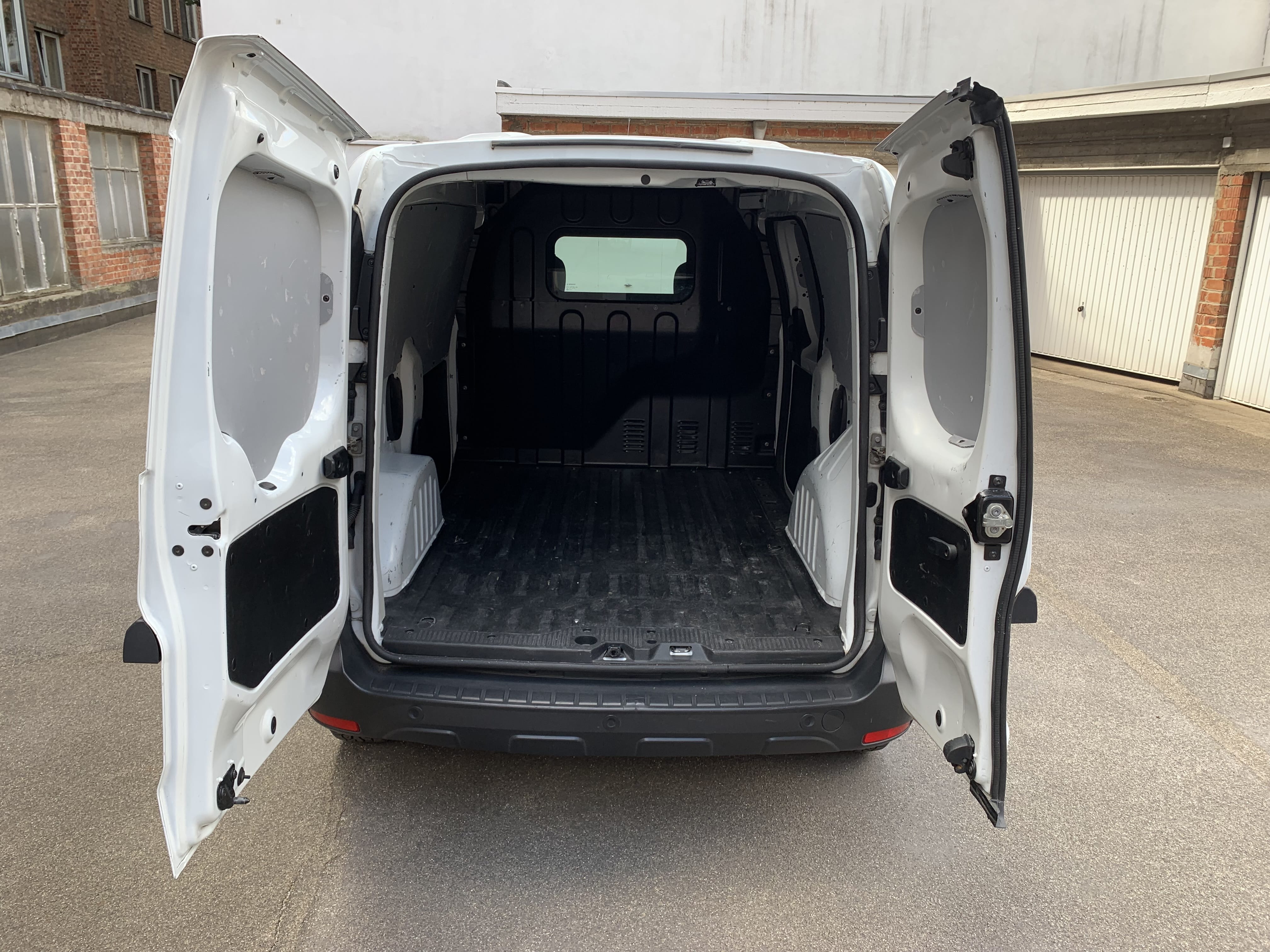 Dacia Dokker Van with Audio / iPod input