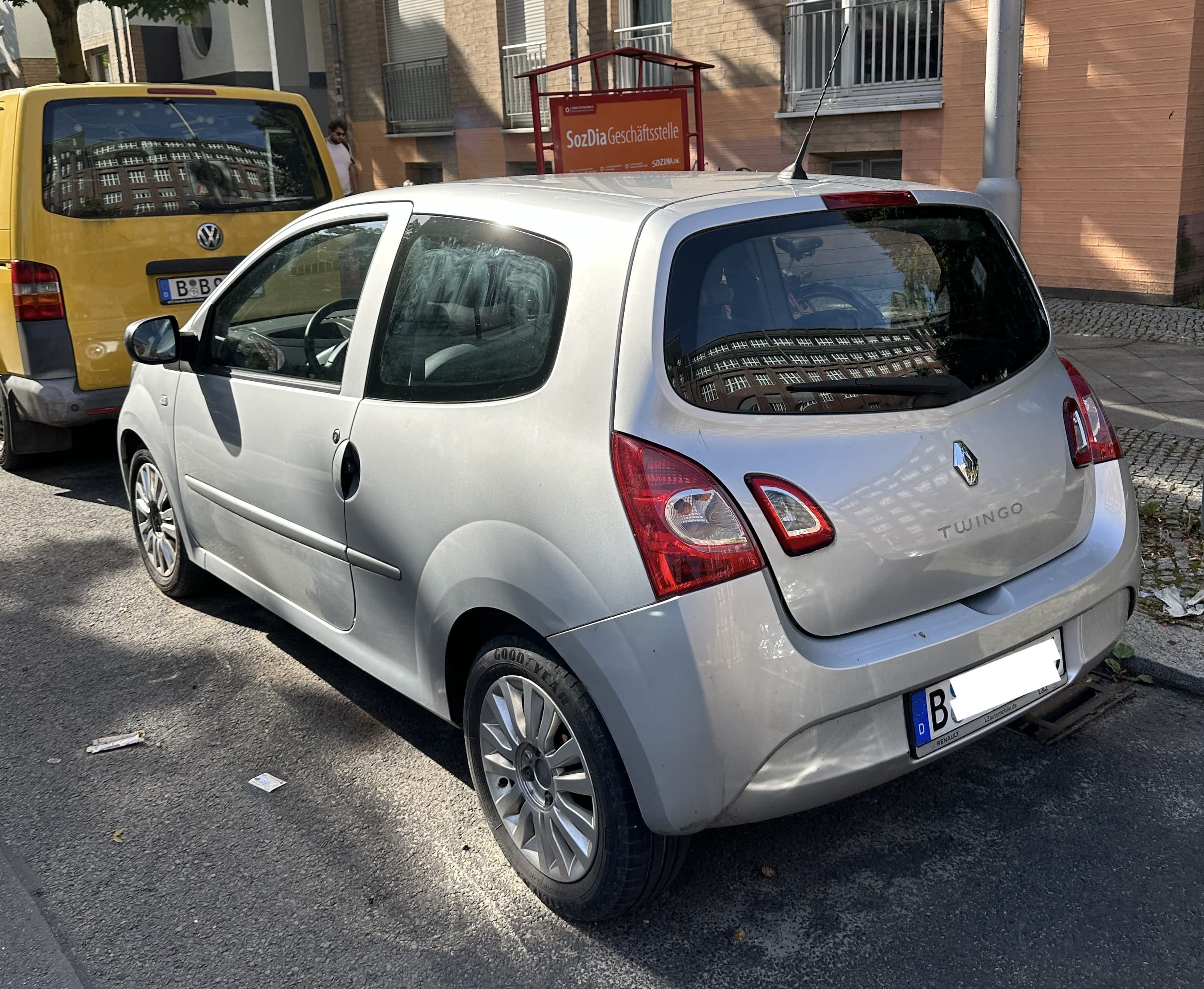 Renault Twingo - Ostkreuz con Entrada de Audio/iPod