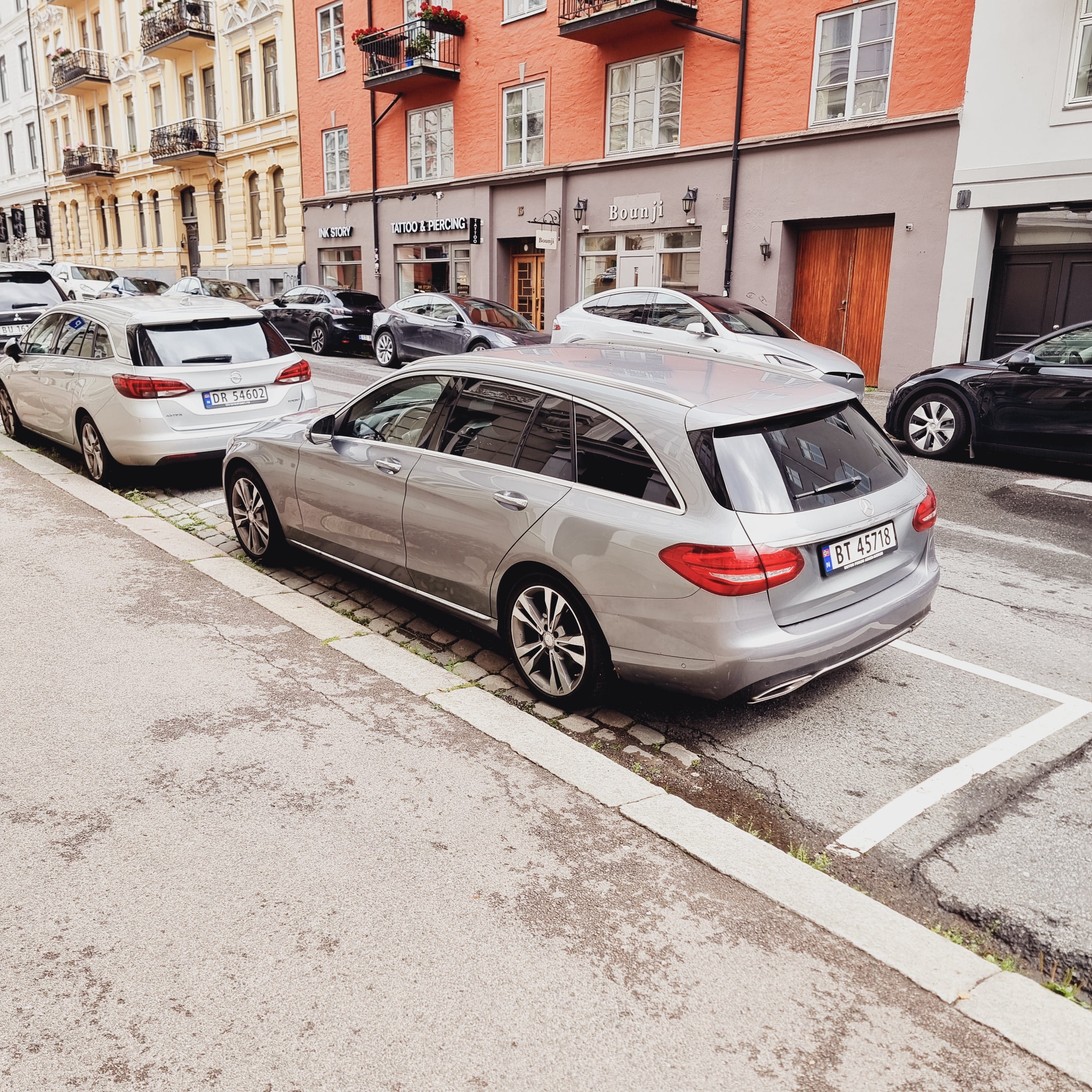 Mercedes-Benz C350e  Ladbar hybrid. med GPS
