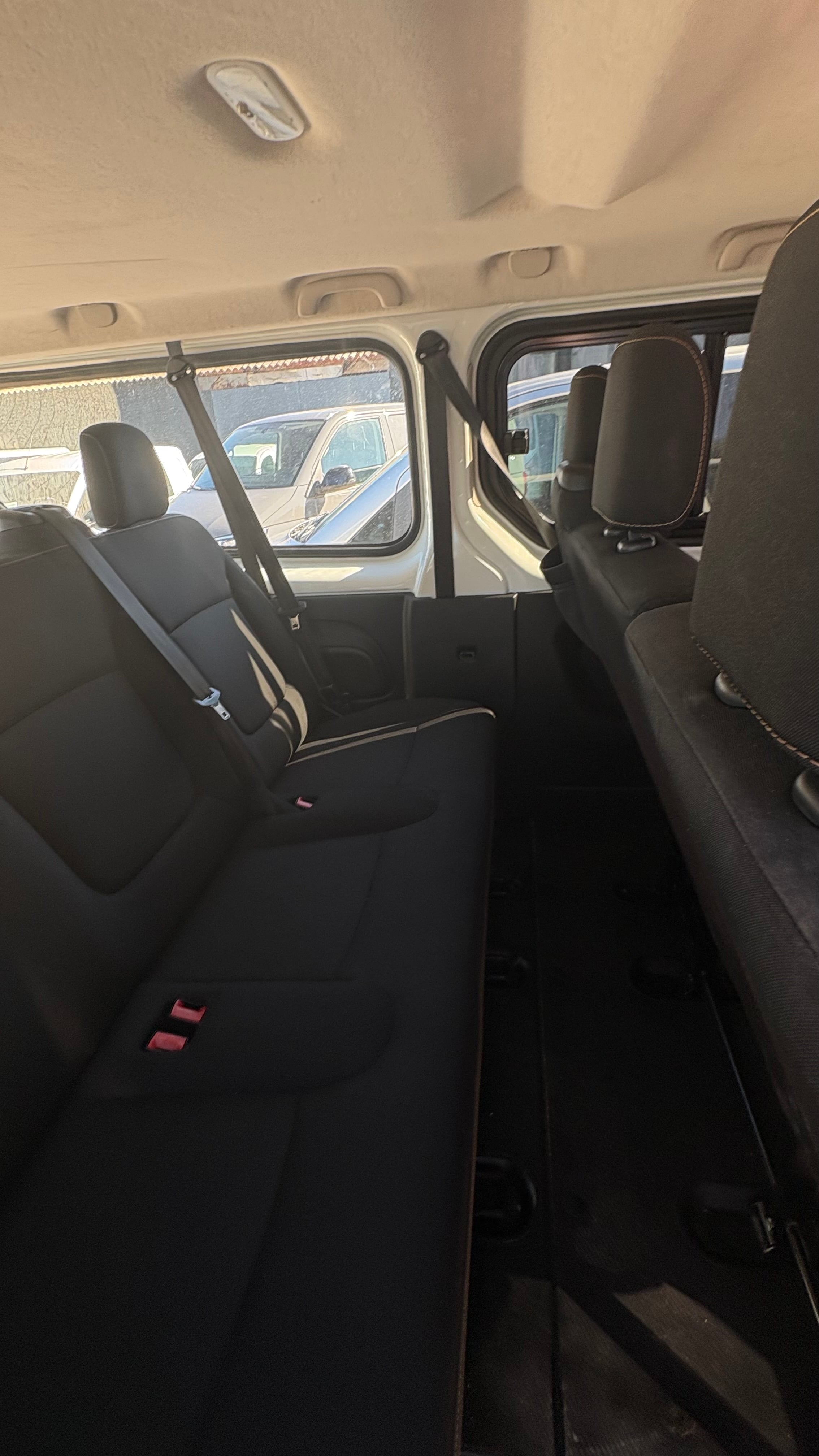Renault Trafic Passenger avec Apple CarPlay