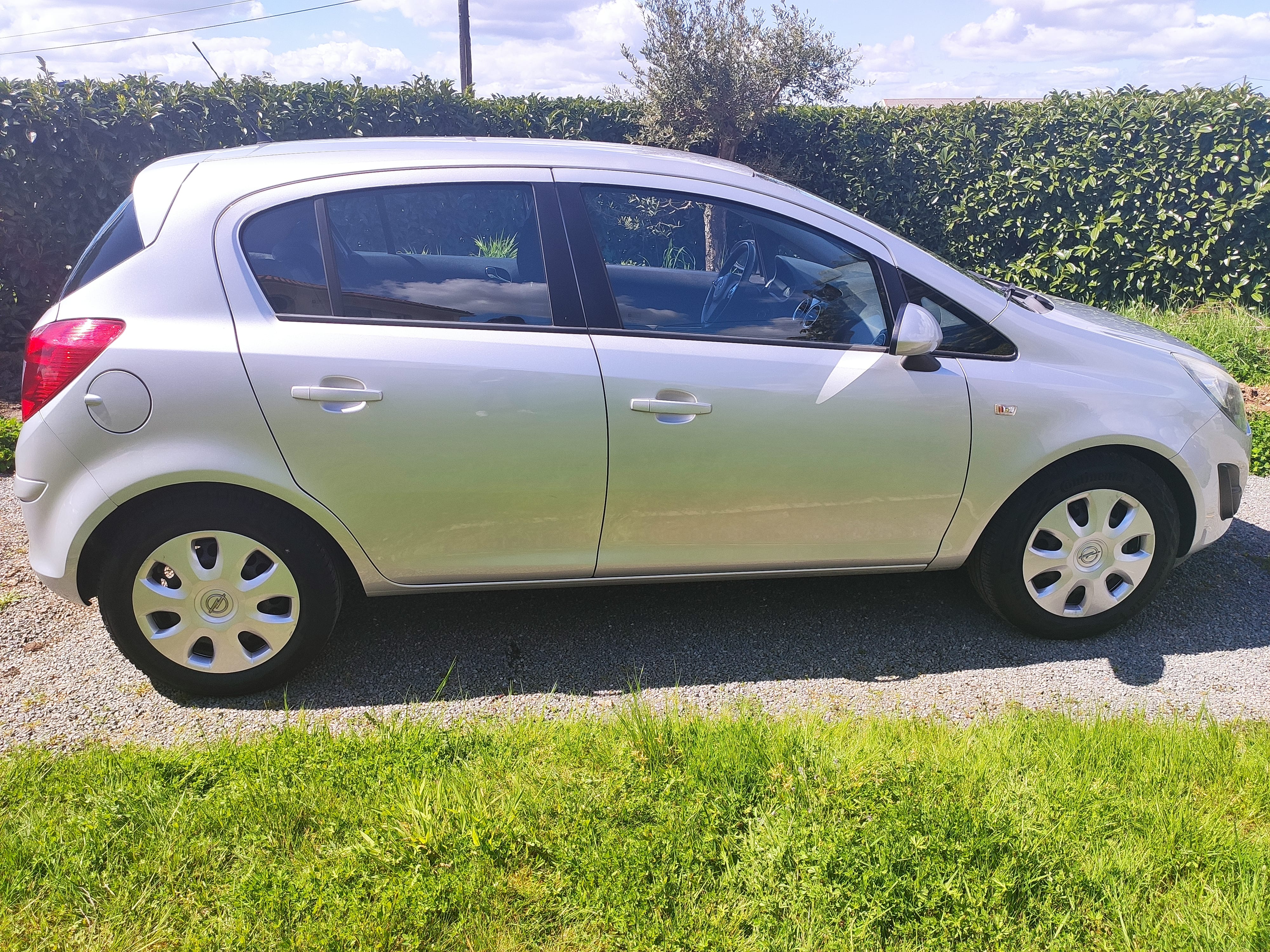 Opel Corsa avec Climatisation