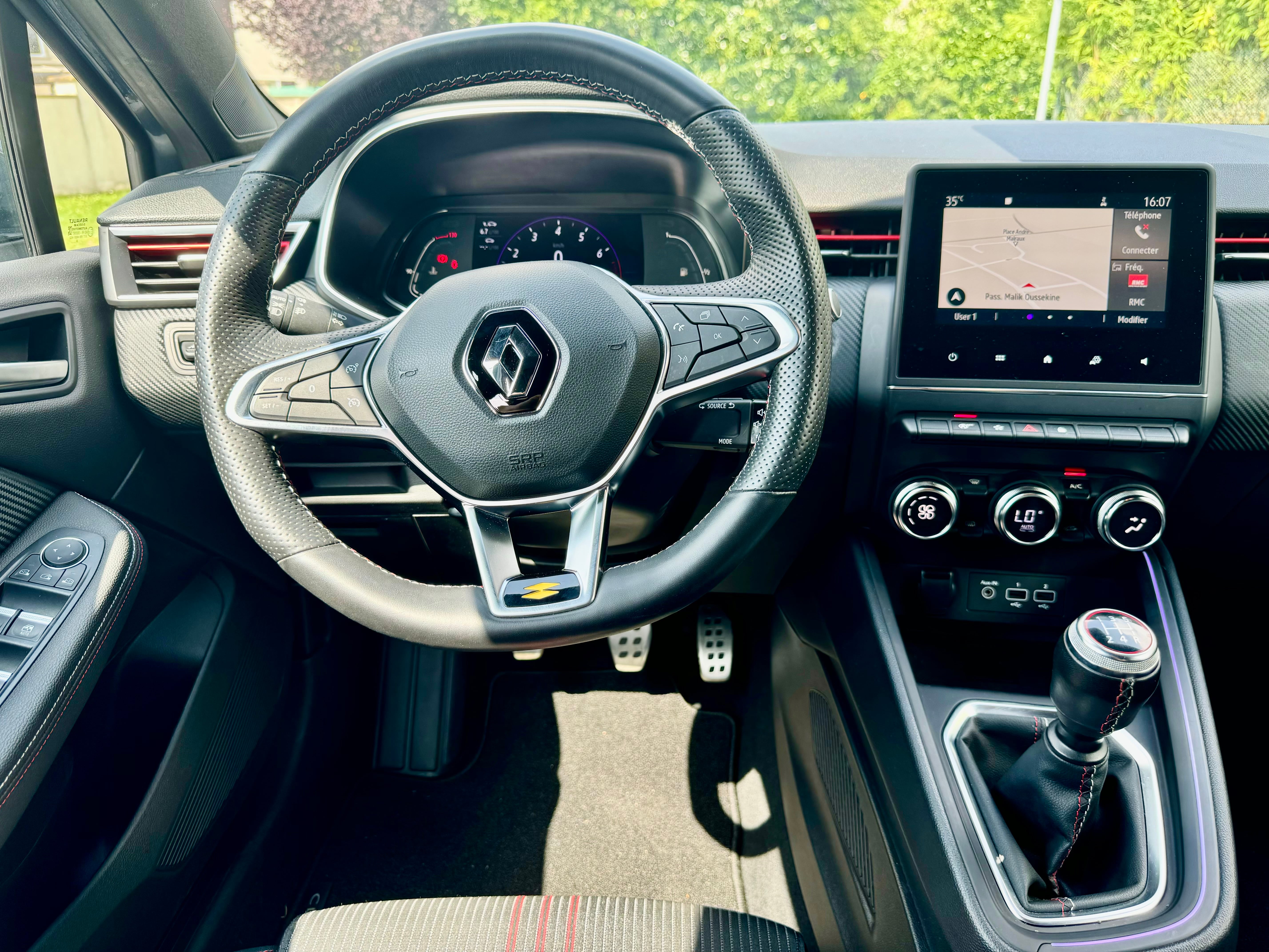 Renault Clio avec Entrée audio / iPod