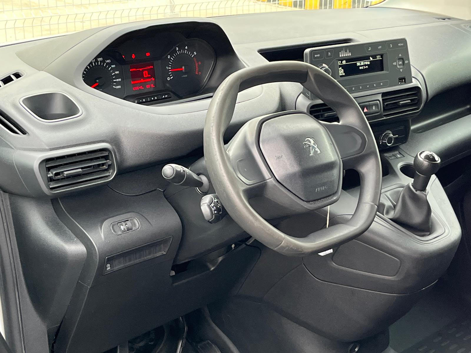 Peugeot Partner 1.5 HDI con Entrada de Audio/iPod