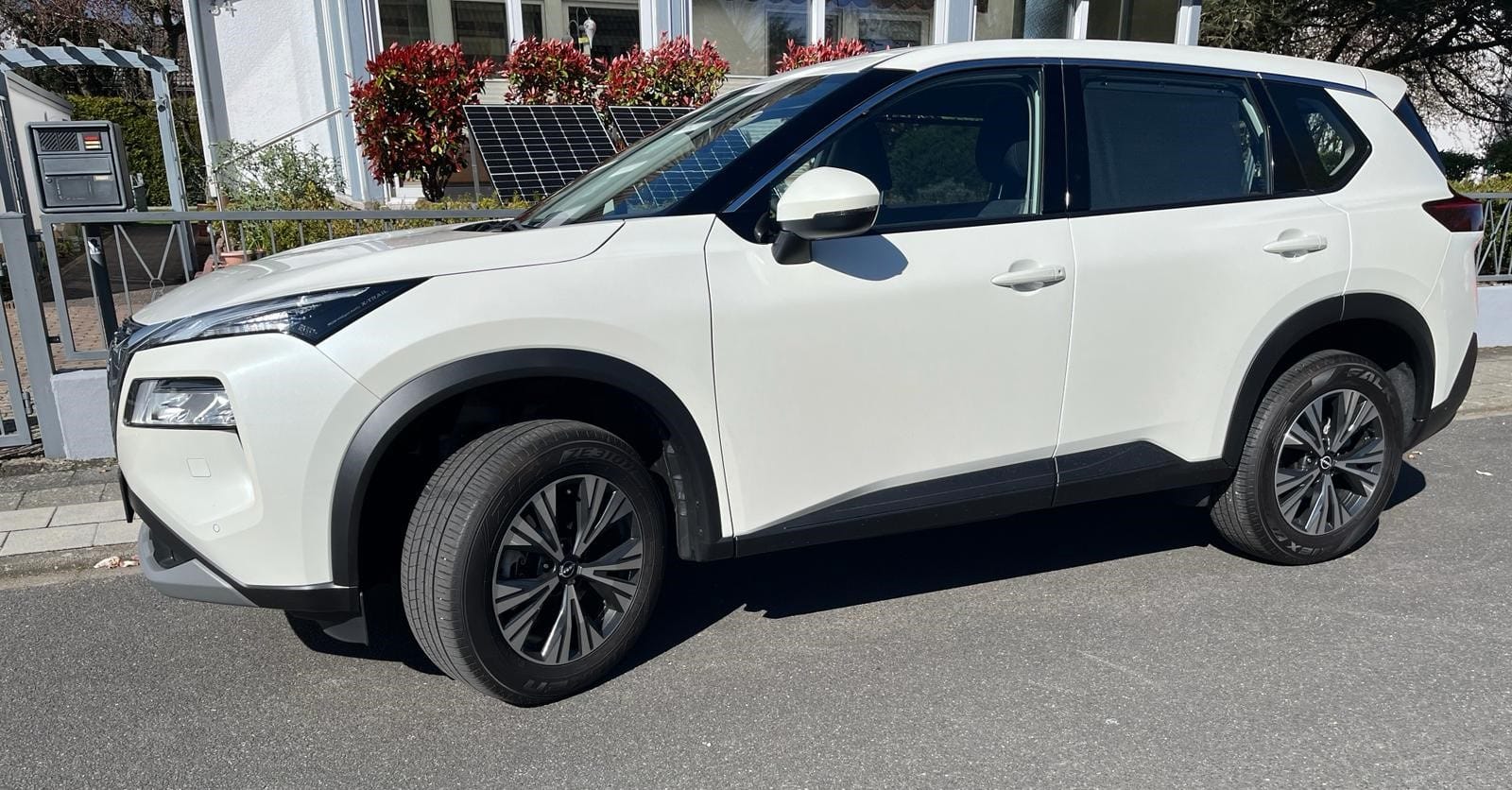 Nissan X-Trail, 2023, Super 95 / Elektro (Hybrid), Automatik, 7 Sitze