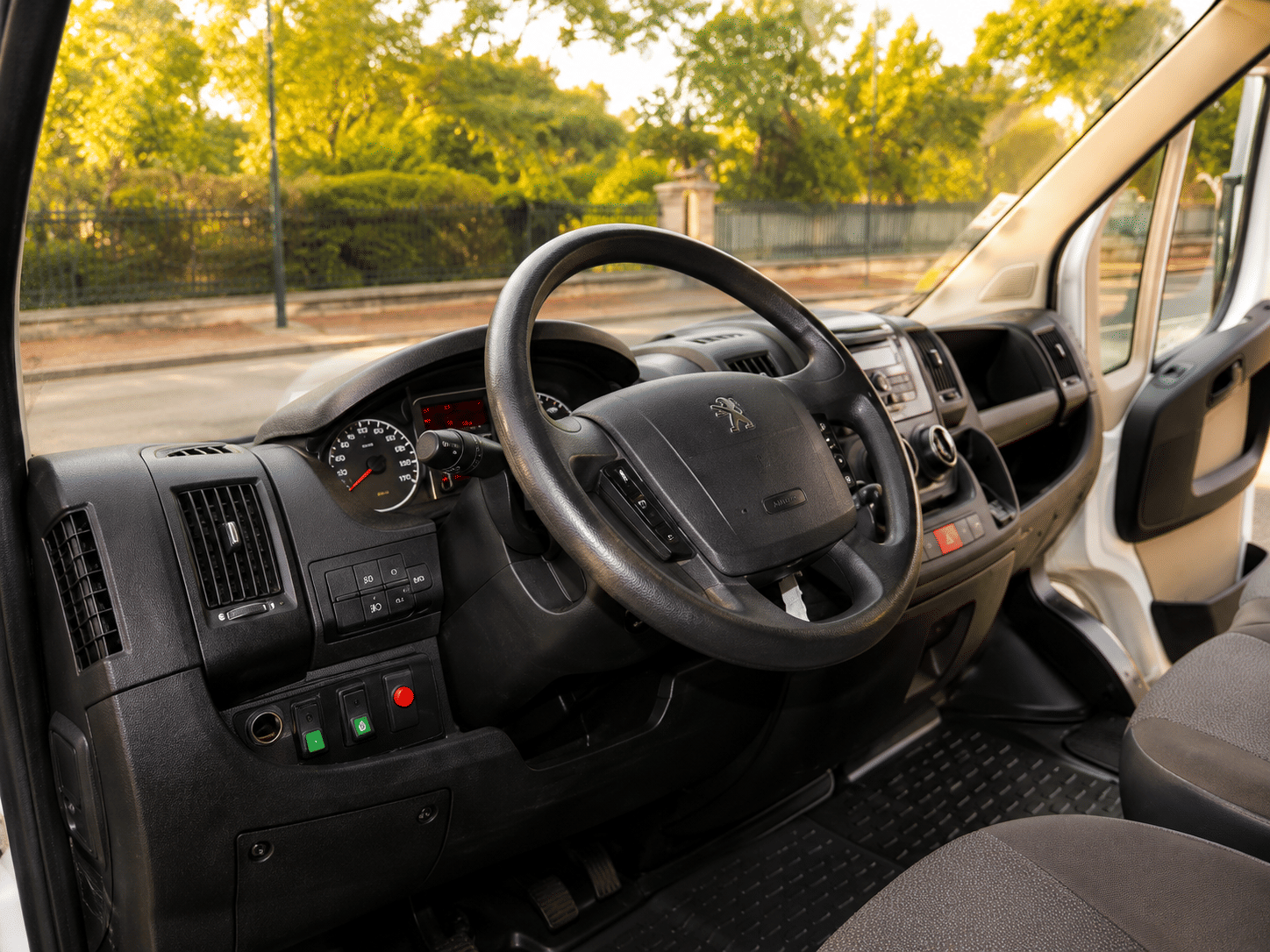 Peugeot Boxer CV-824-CE