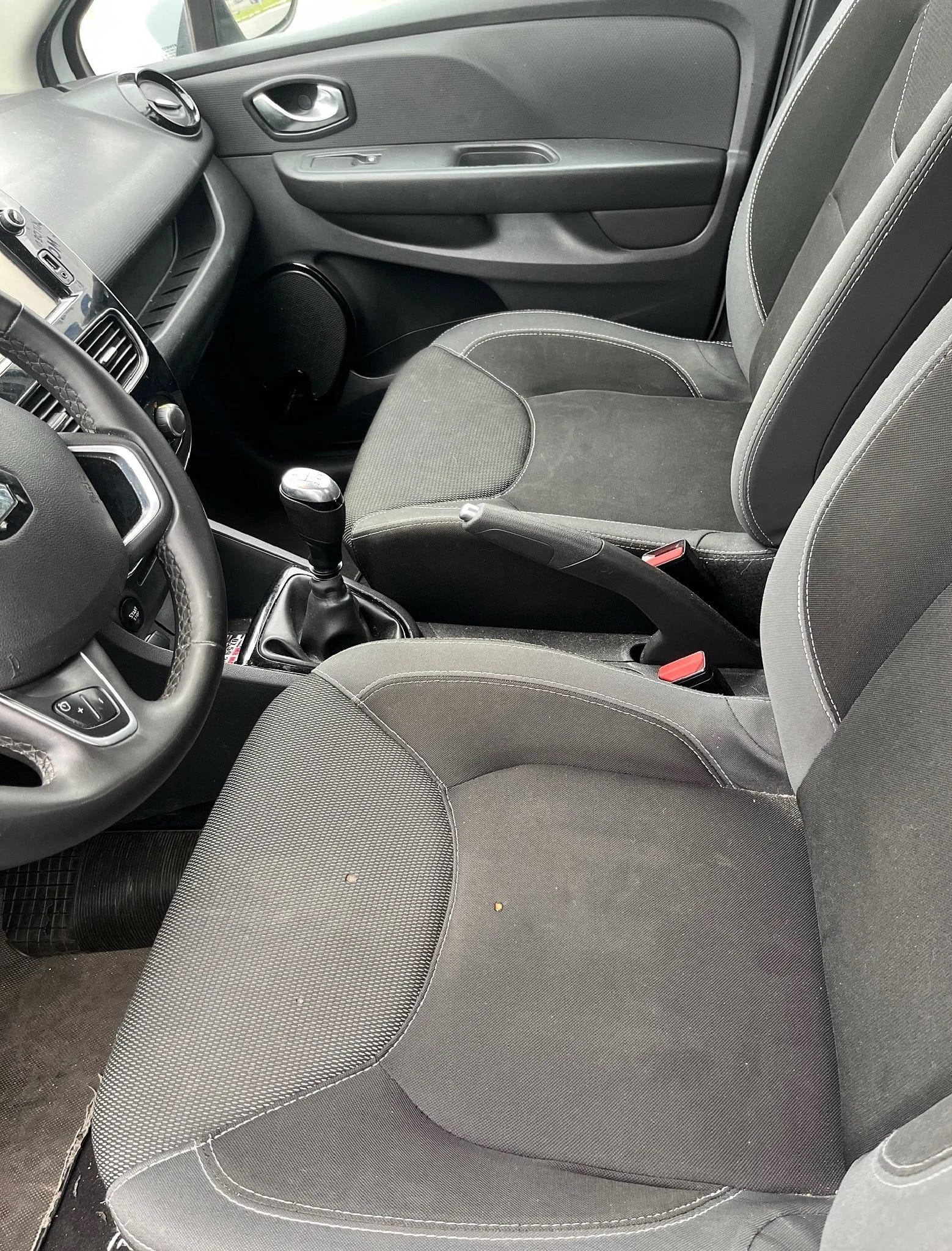 Renault Clio ET461AX avec Audio Bluetooth