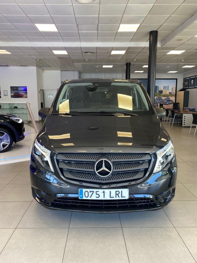 Mercedes-Benz Vito Tourer con Silla infantil