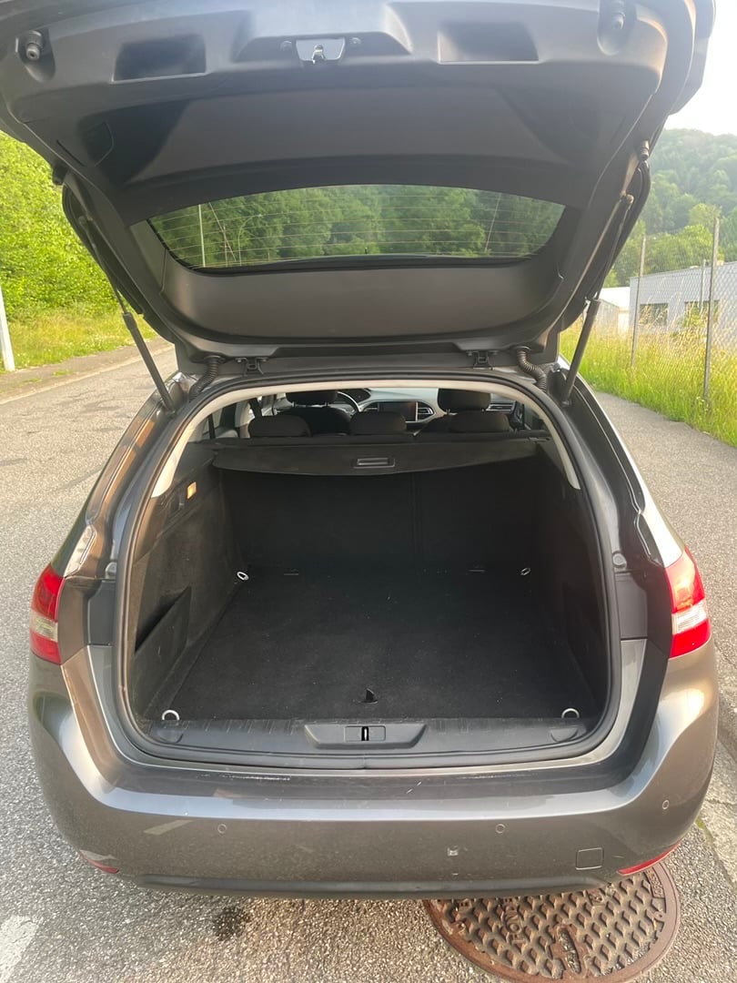 Peugeot 308 avec GPS