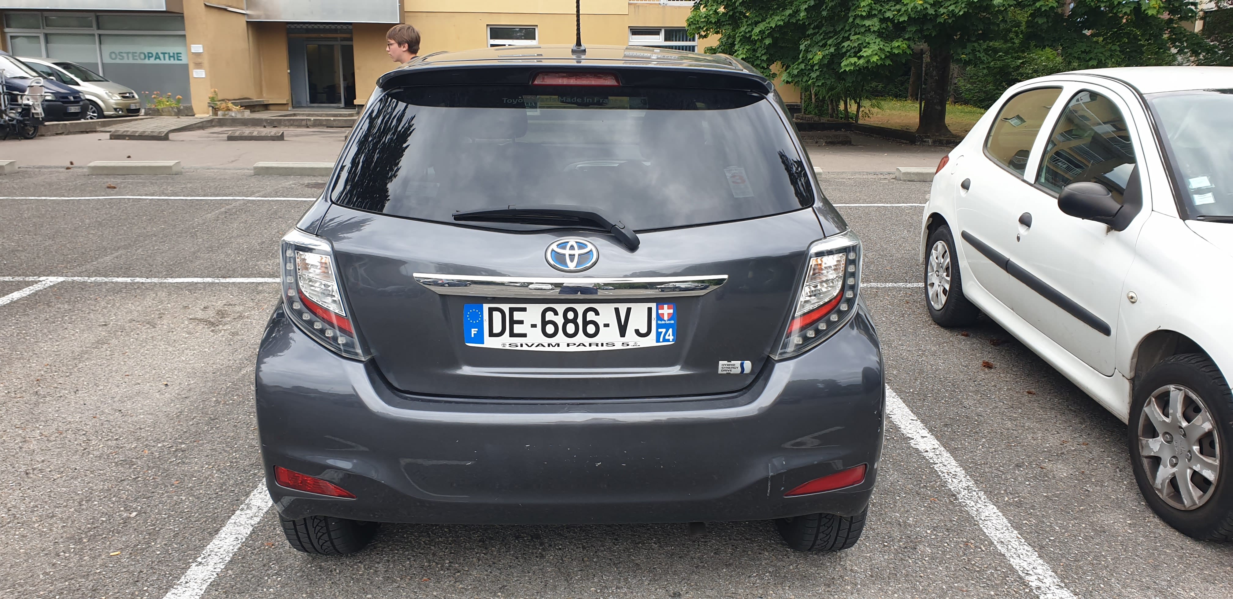 Toyota Yaris Hybride Toit panoramique impeccable avec Régulateur de vitesse