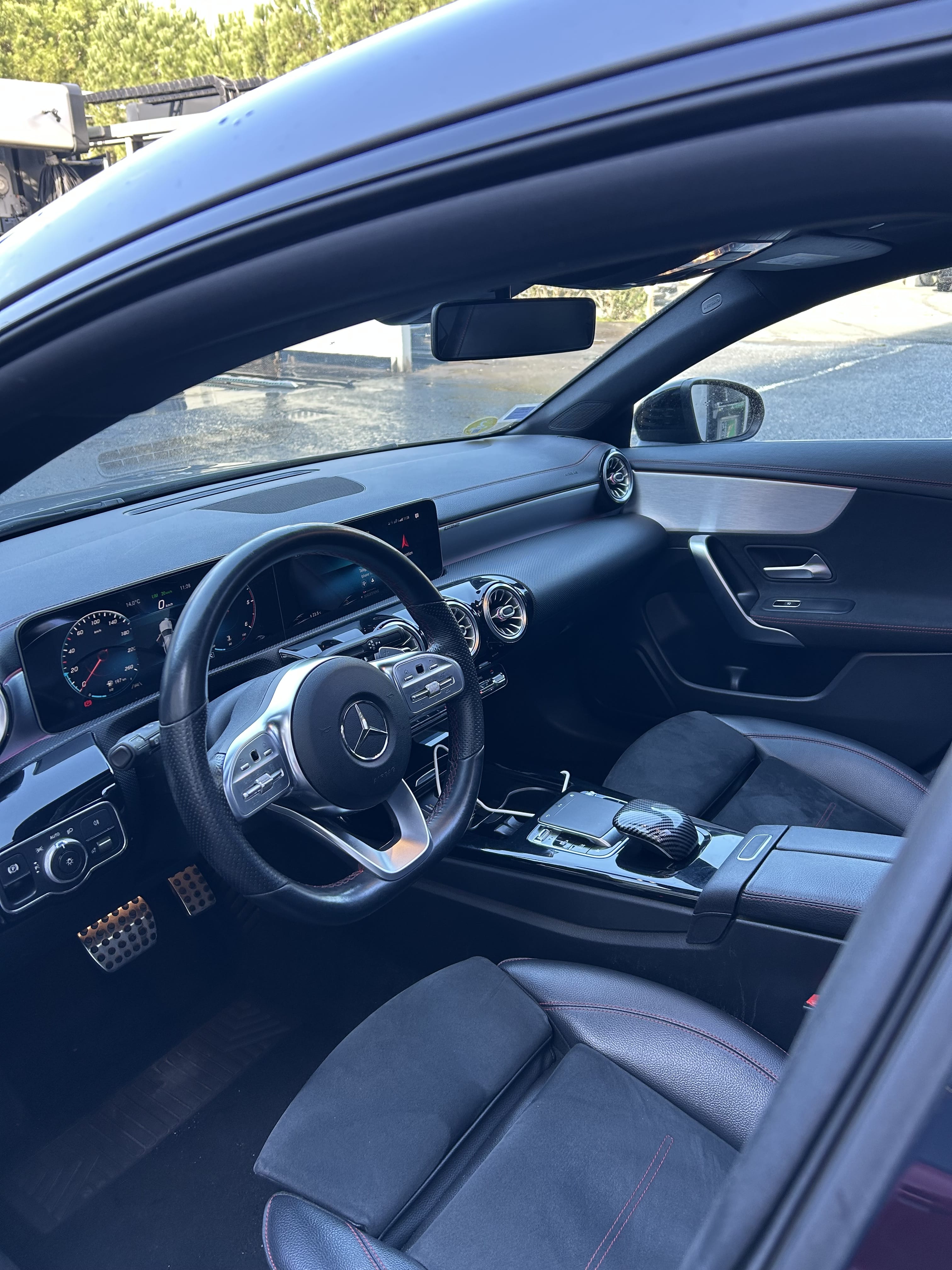 Mercedes-Benz CLA 180 Shooting Break AMG Line avec Régulateur de vitesse