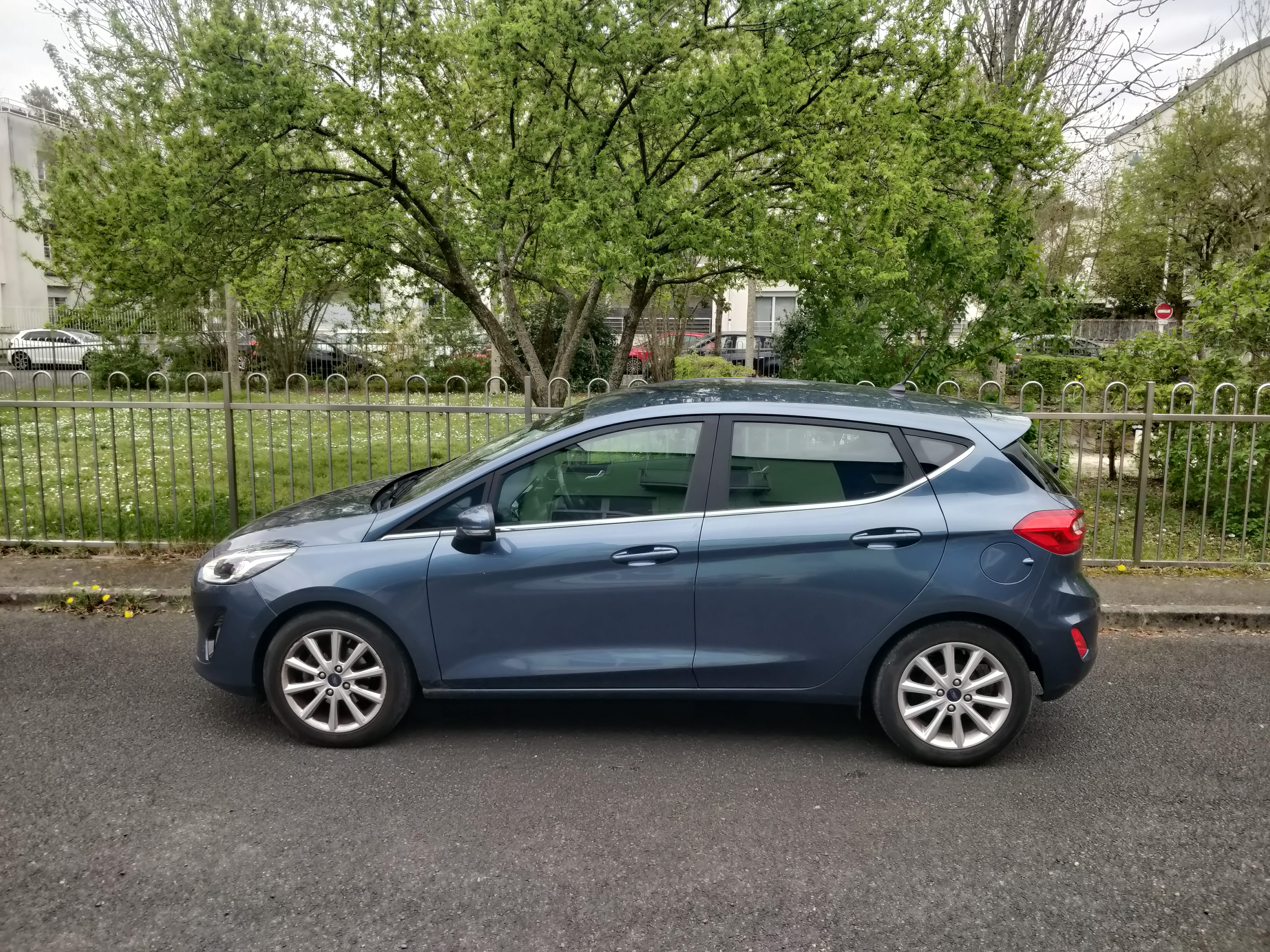 Ford Fiesta avec Climatisation