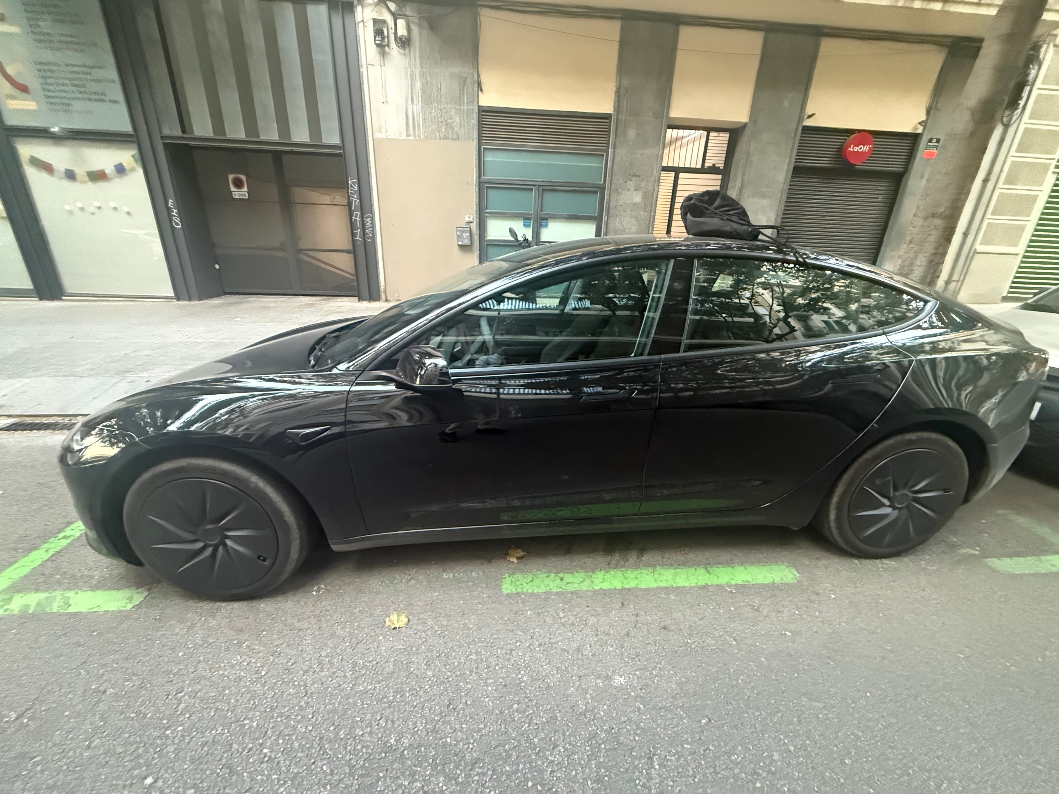 Tesla Model 3 with Air conditioning