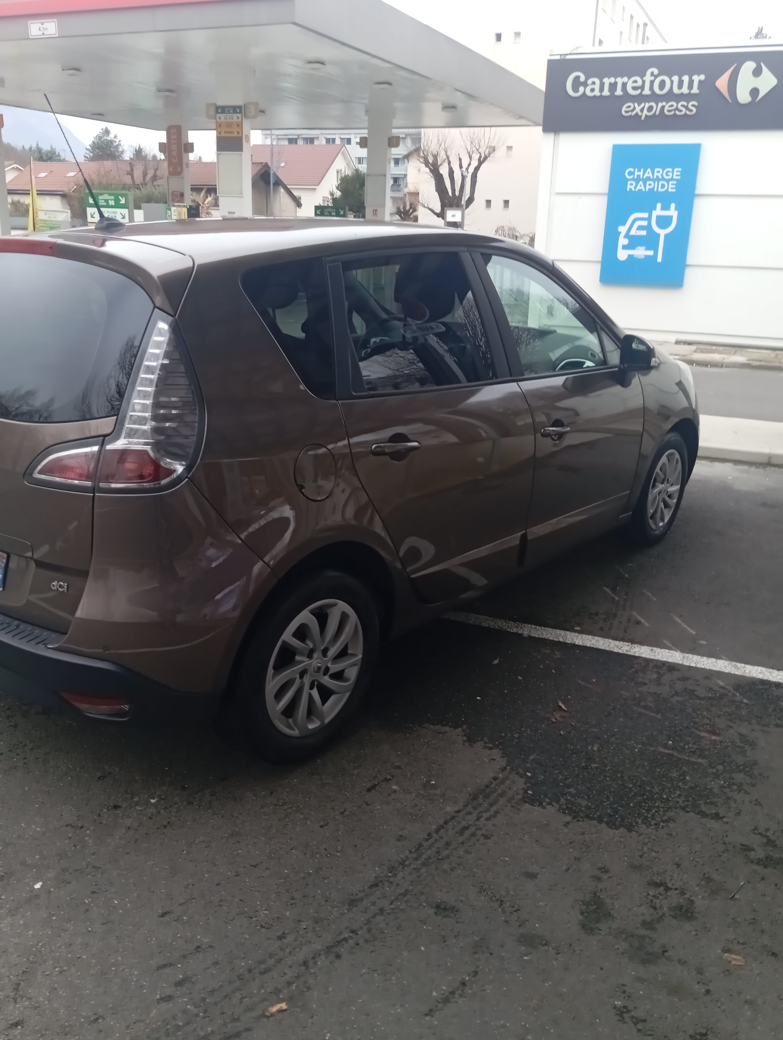 Renault Mégane Scenic avec Pneus neige