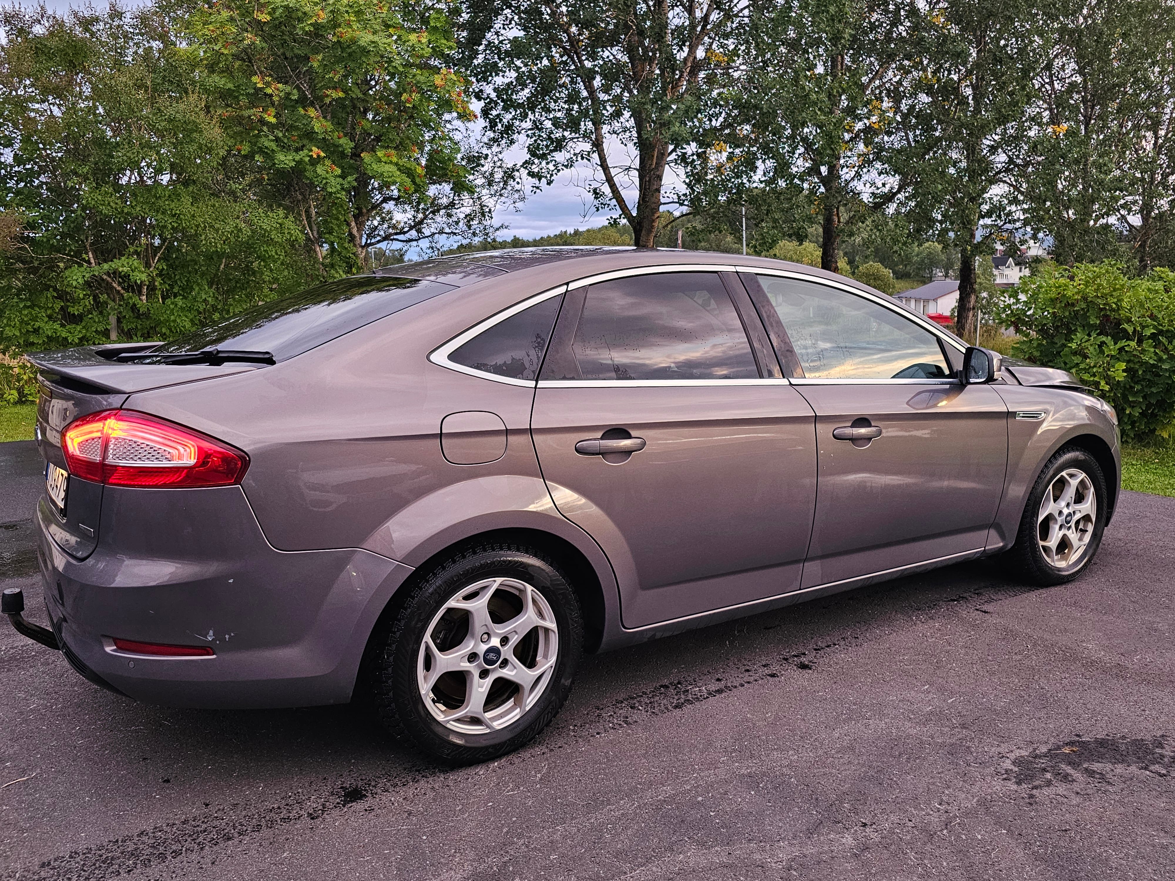 Ford Mondeo SW med Vinterdekk